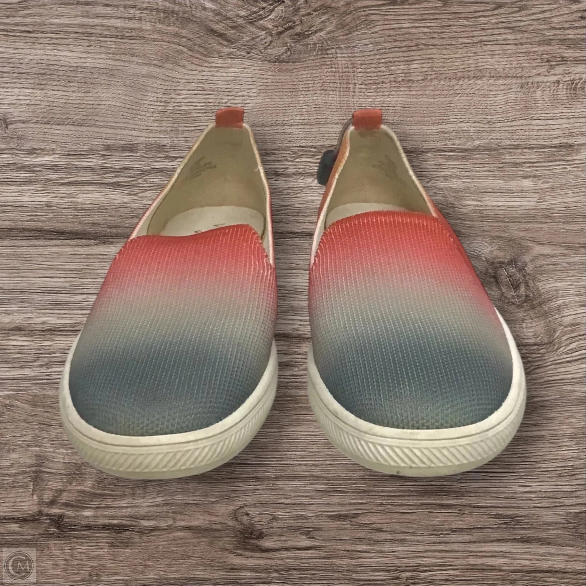 Hybrid Wear Shoes Sneakers By Vince Camuto In Green & Orange, Size: 5