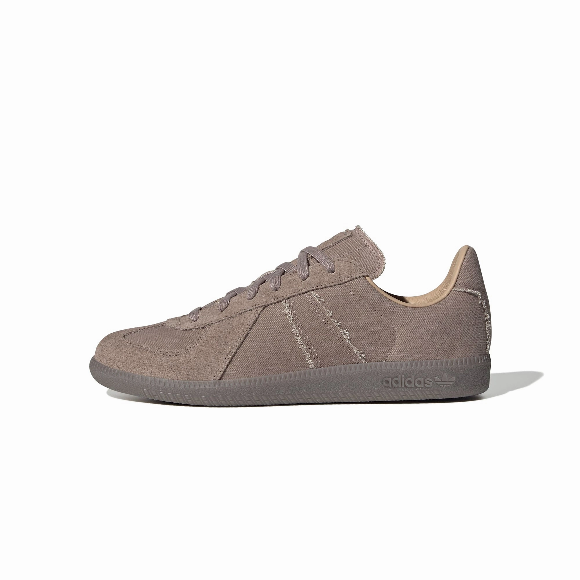 Adidas Mens BW Army Shoes running in a desert shoes