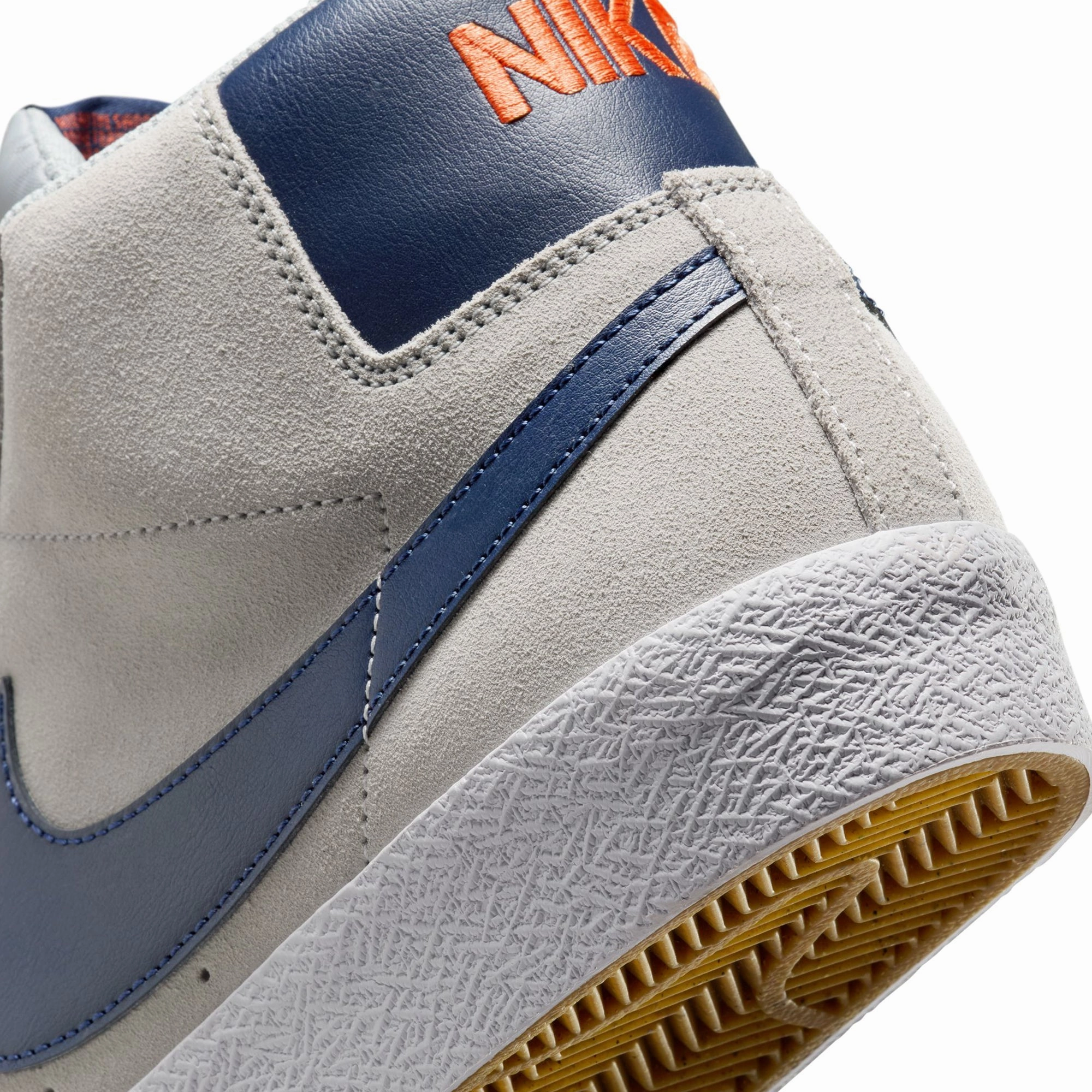 Anthropometric Nike SB Mens Zoom Blazer Mid Shoes