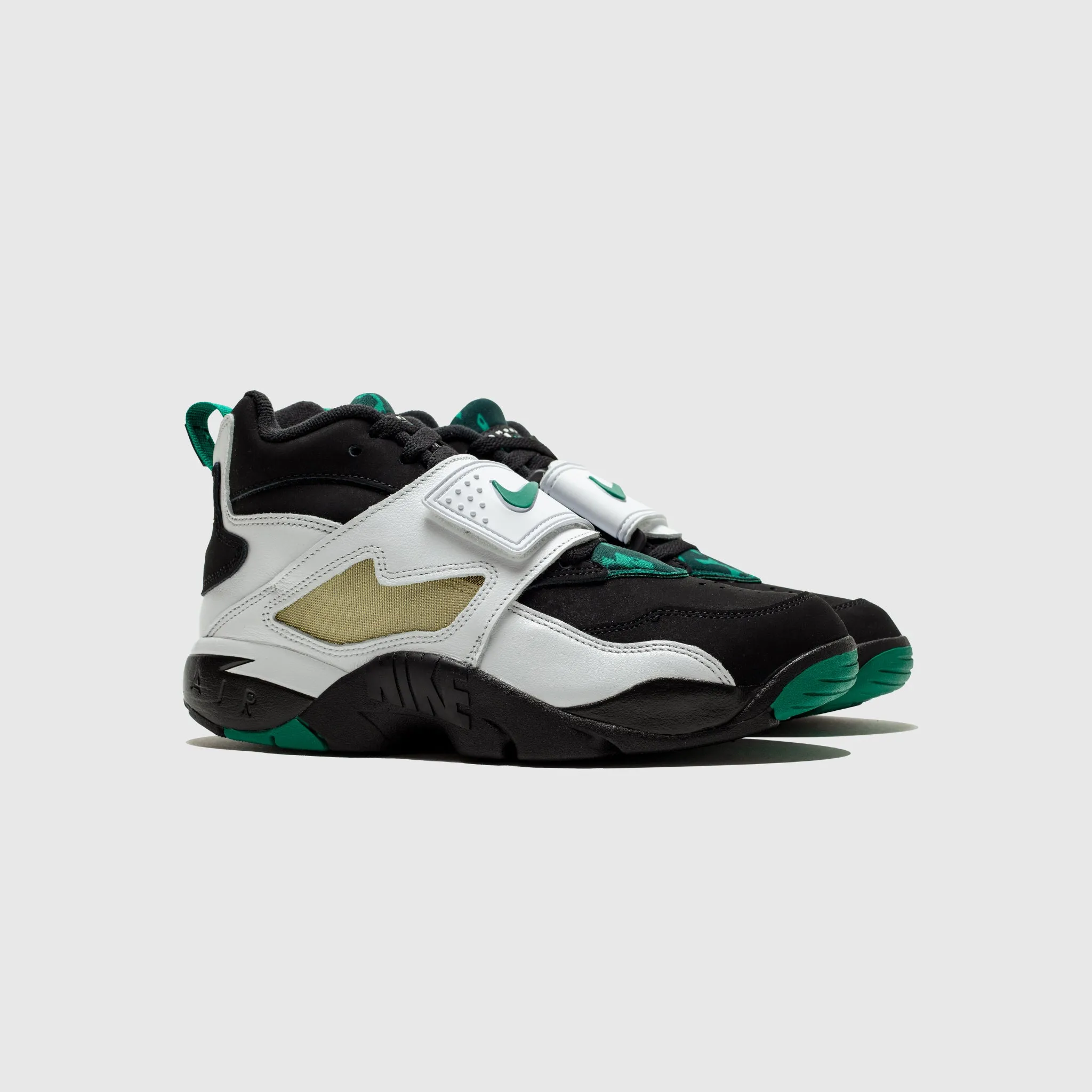 AIR DIAMOND TURF '93 "EMERALD" quick - drying fabric shoes
