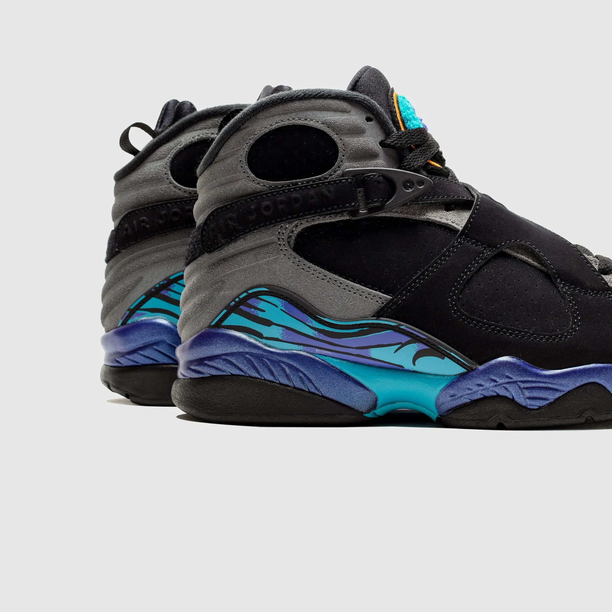 running in a frozen lake area shoes Pronation control AIR JORDAN 8 RETRO "AQUA"