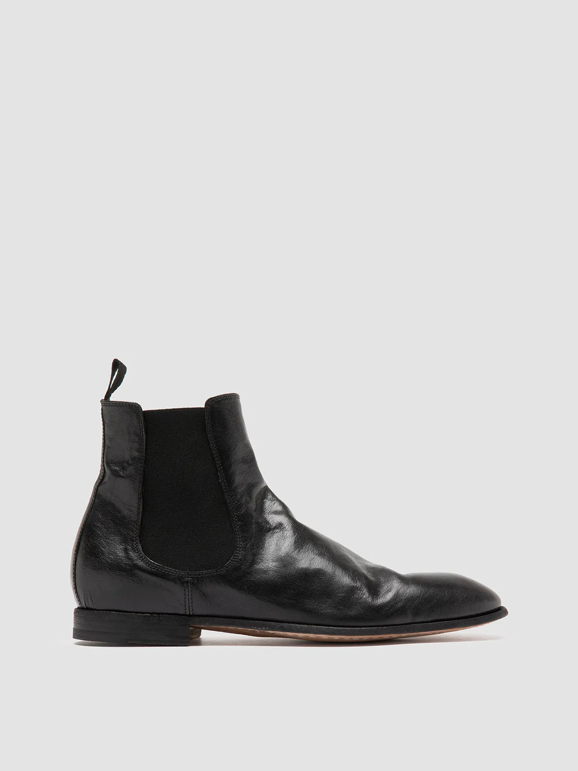 SOLITUDE 004 - Black Leather Chelsea Boots Flexible Frame Work Commute Protective Finish All Day Wear
