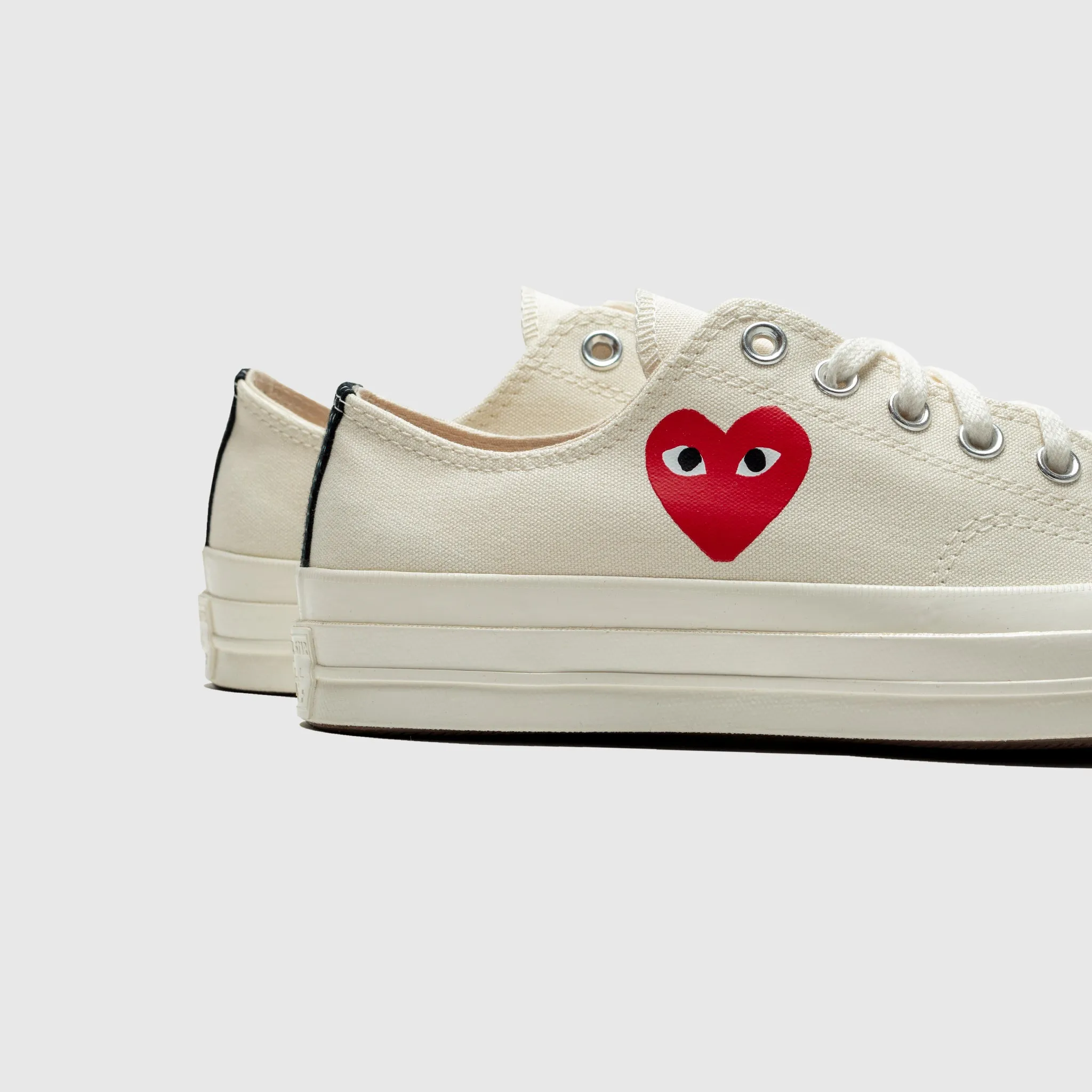 CHUCK TAYLOR ALL-STAR '70 LOW "MILK SINGLE HEART" toe spacers Minimalist Design