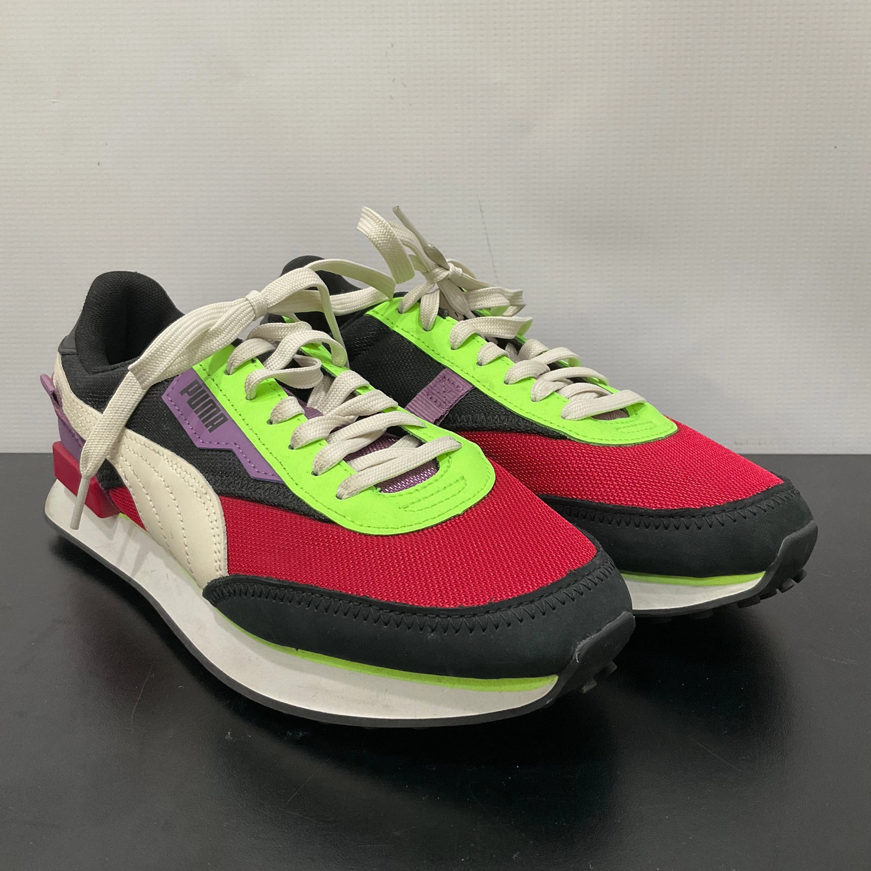 Shoes Sneakers By Puma In Red, Size: 7.5 Hydrophobic Upper