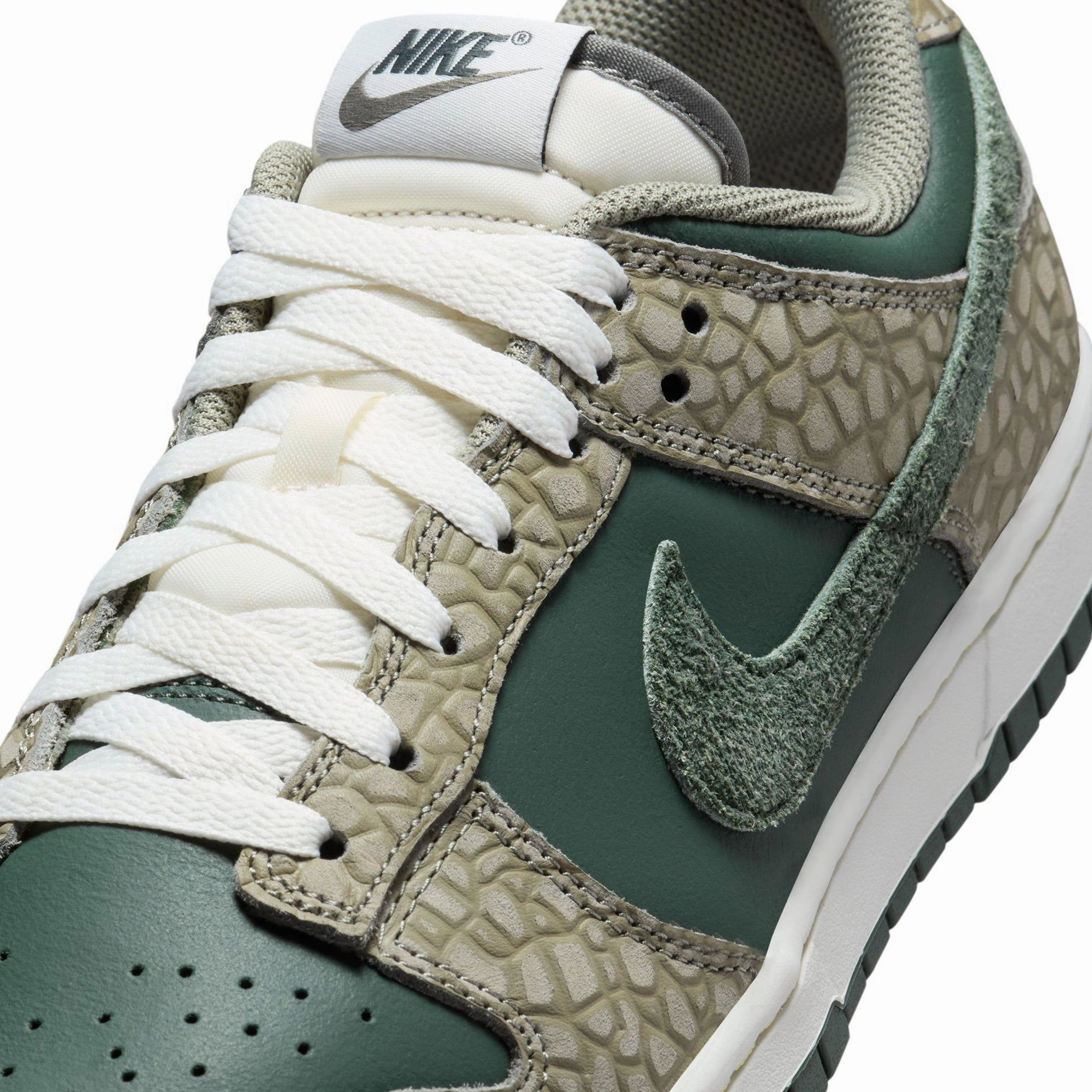 Nike Mens Dunk Low Retro Premium Shoes desert - themed running gear lightweight insole shoes