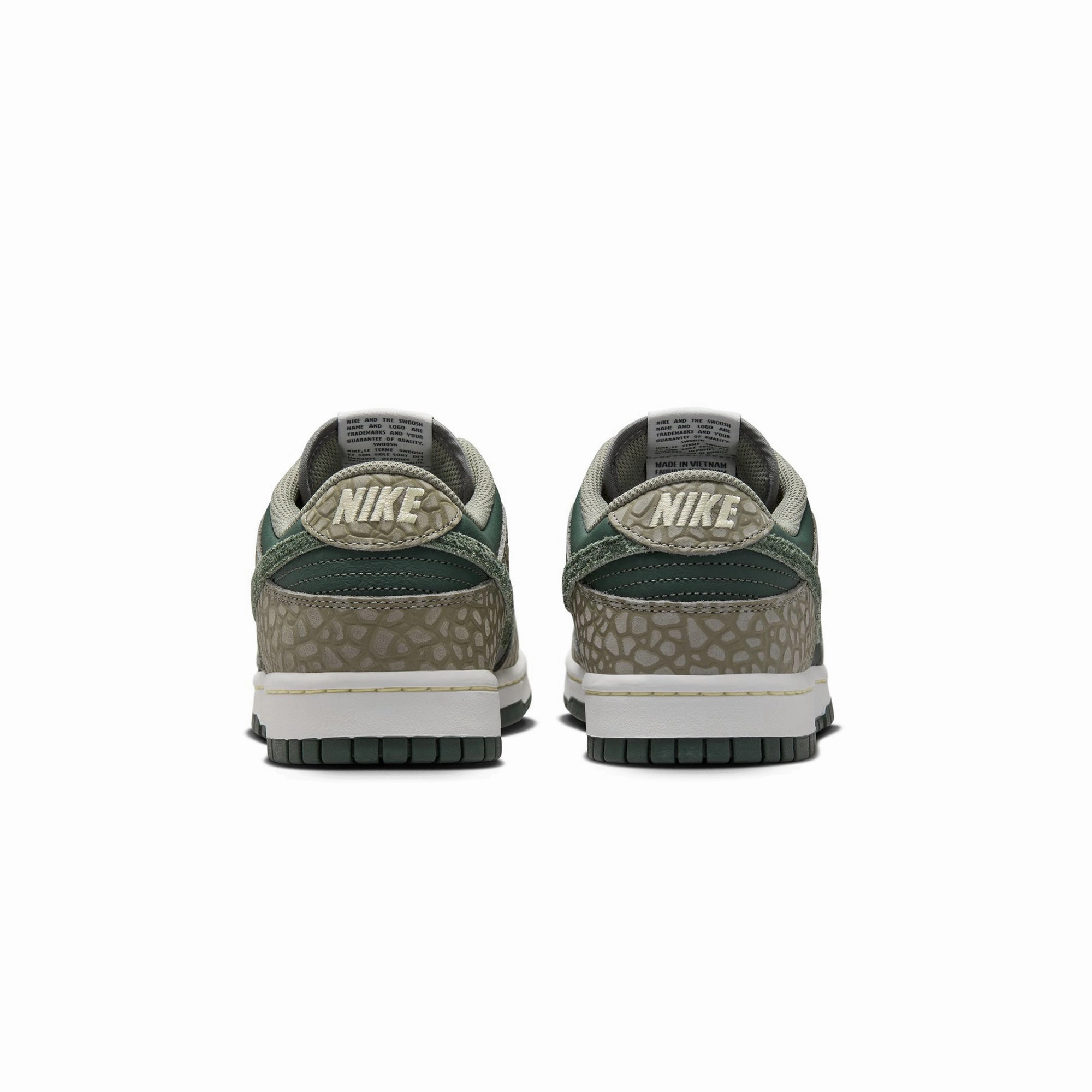 road durability Nike Mens Dunk Low Retro Premium Shoes