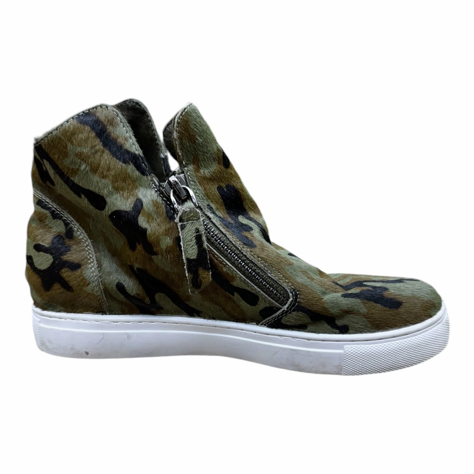 Shoes Sneakers By Cmb In Camouflage Print, Size: 6 High Fashion