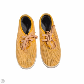 Shoes Sneakers By Cmb In Yellow, Size: 8 Seamless Upper