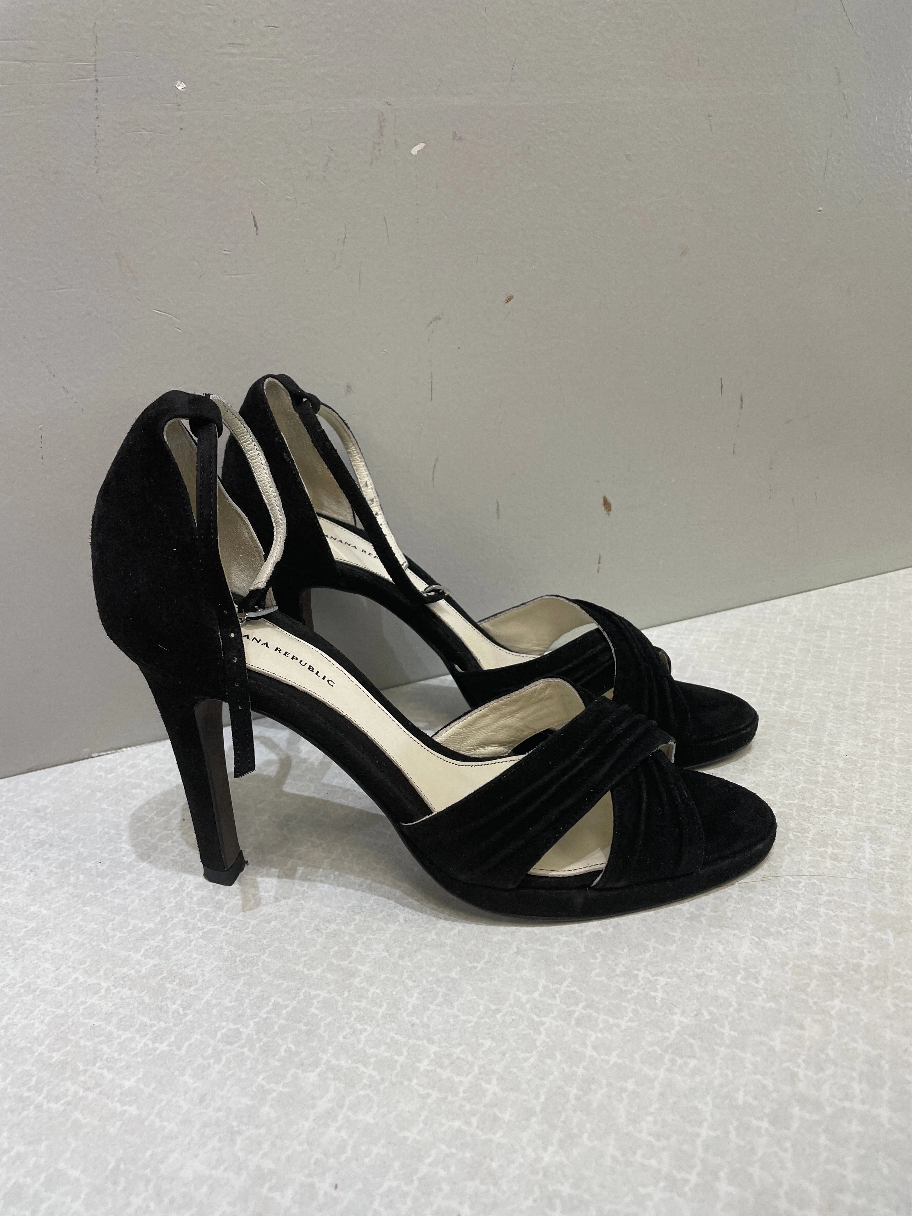 Fashion Sandals Shoes Heels Stiletto By Banana Republic In Black, Size: 8.5