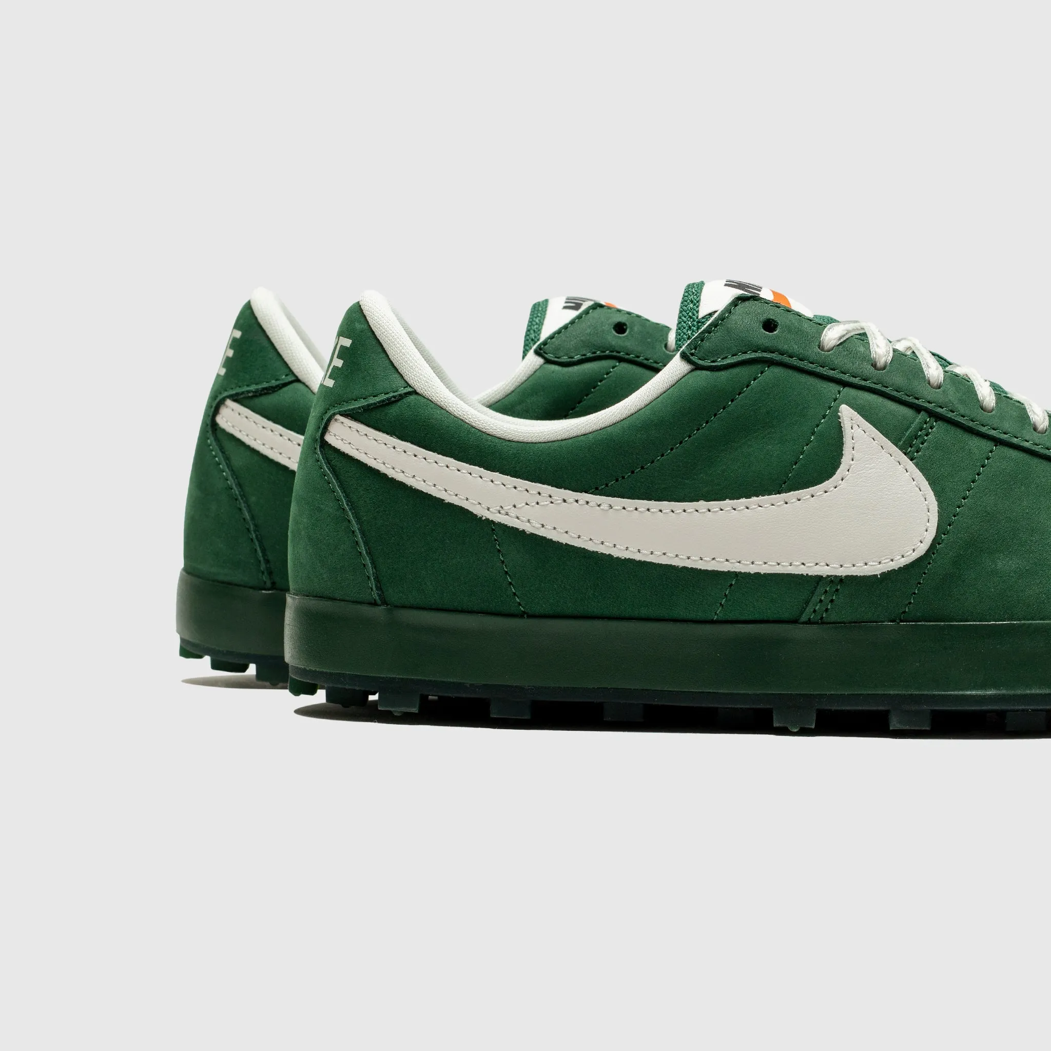 ASTROGRABBER "FIR SAIL" running in university tracks shoes competitions