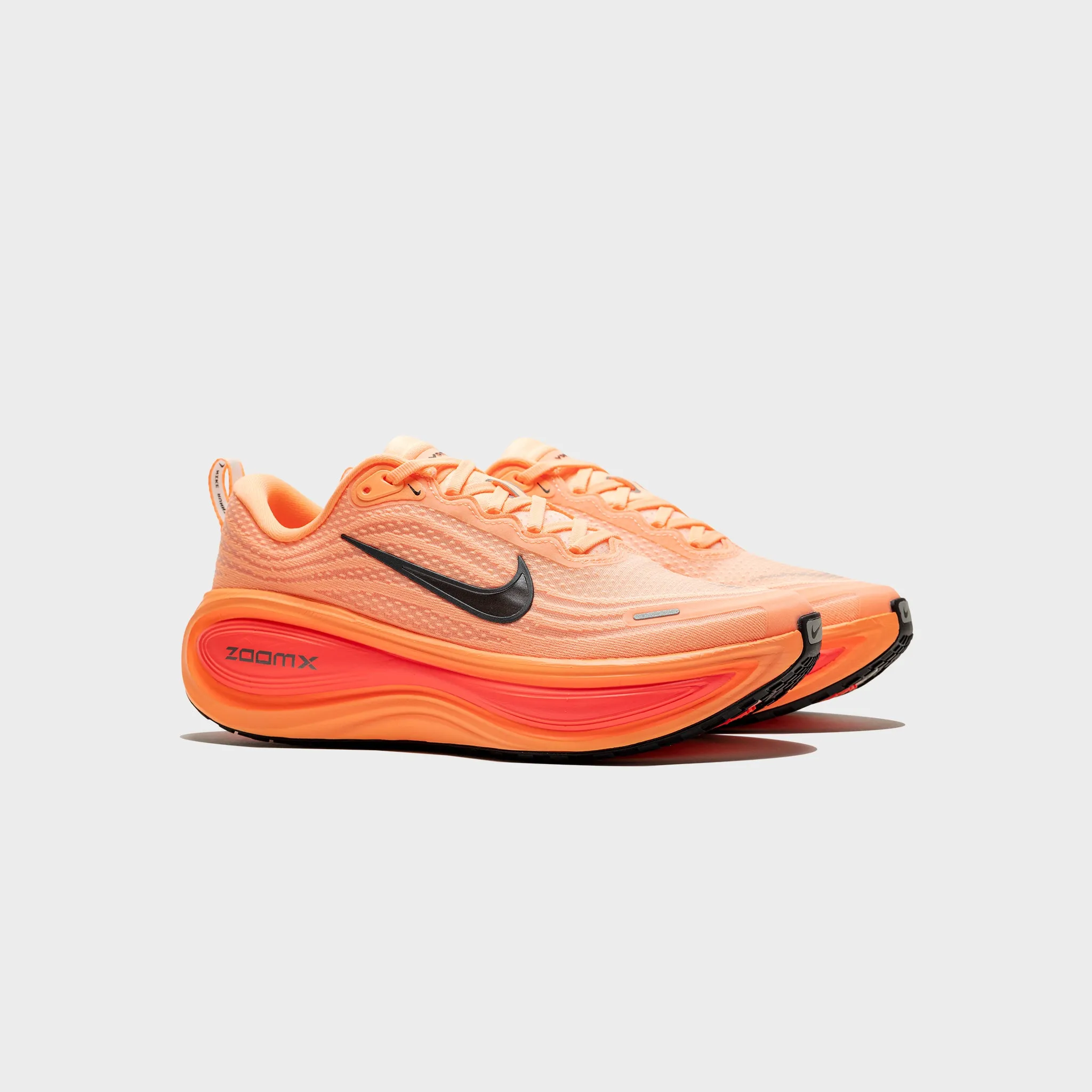 VOMERO PLUS "ORANGE PULSE" city running shoe area Quick-Dry
