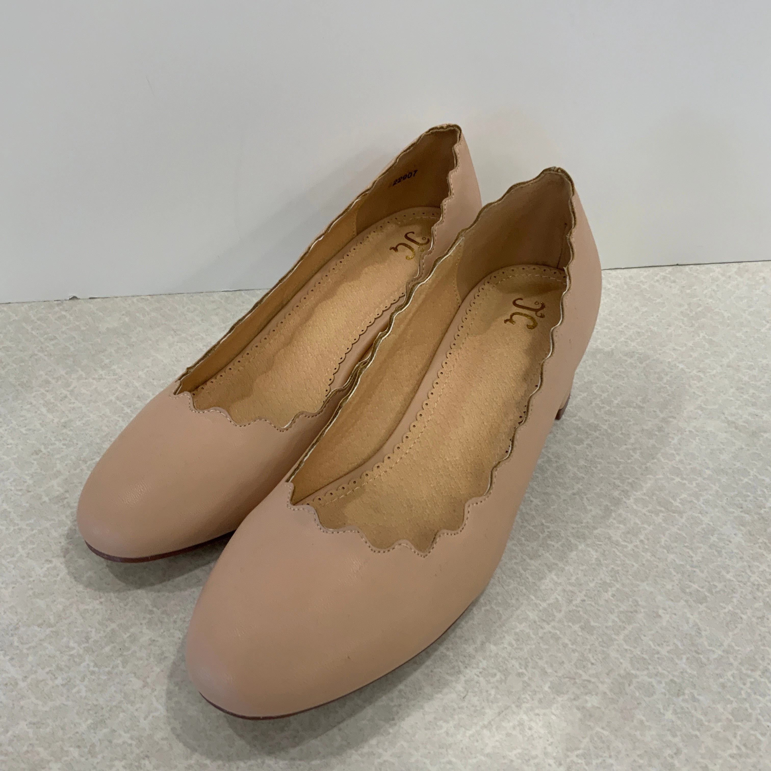 Beige Shoes Heels Block Journee, Size 7.5 Stretchable Fabric