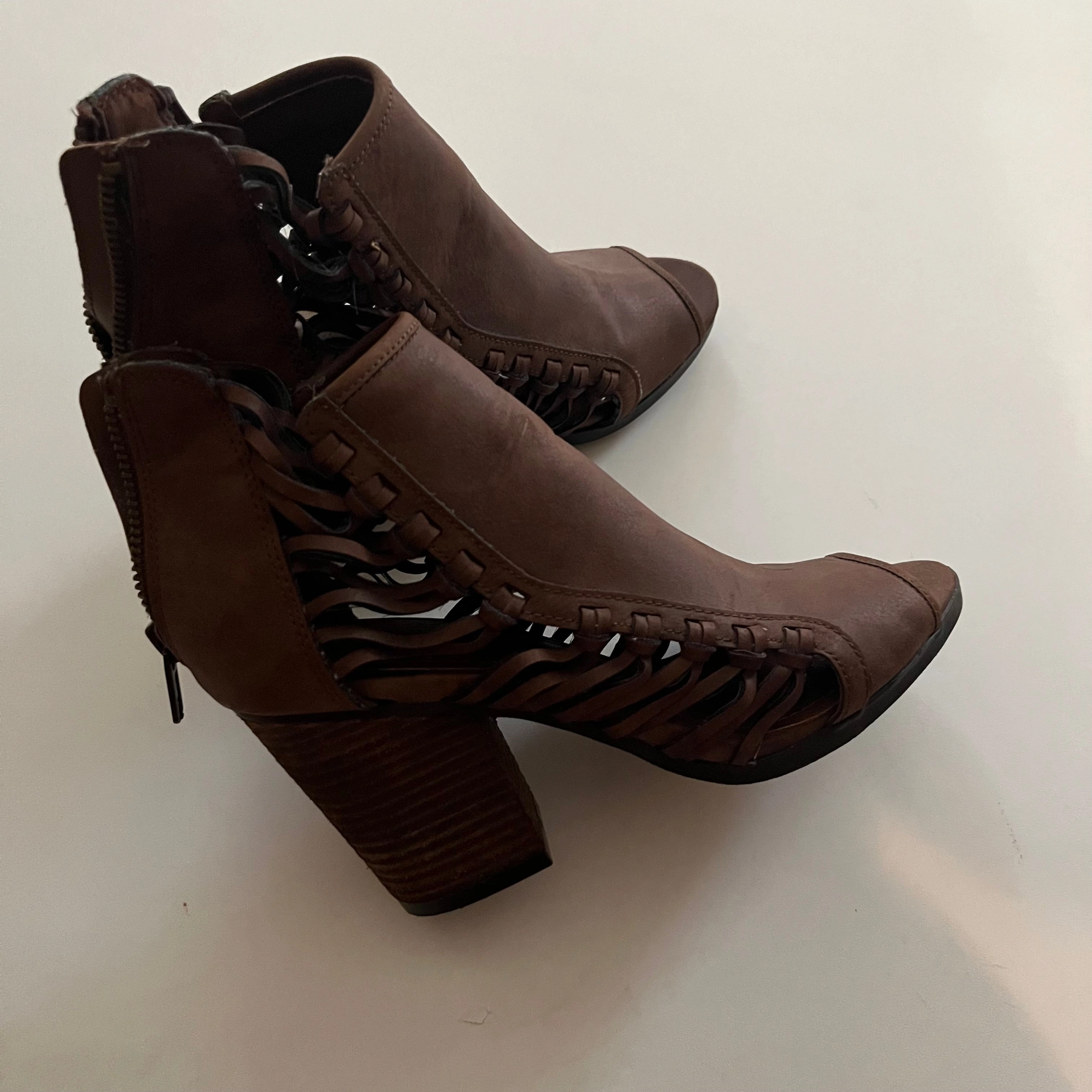 Teddy Heel Boots Brown Shoes Heels Block Clothes Mentor, Size 6