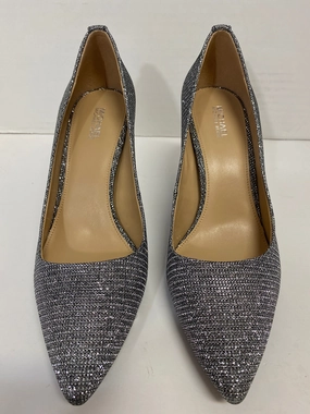 Embellished Good flexibility Shoes Heels Stiletto By Michael Kors In Silver, Size: 8