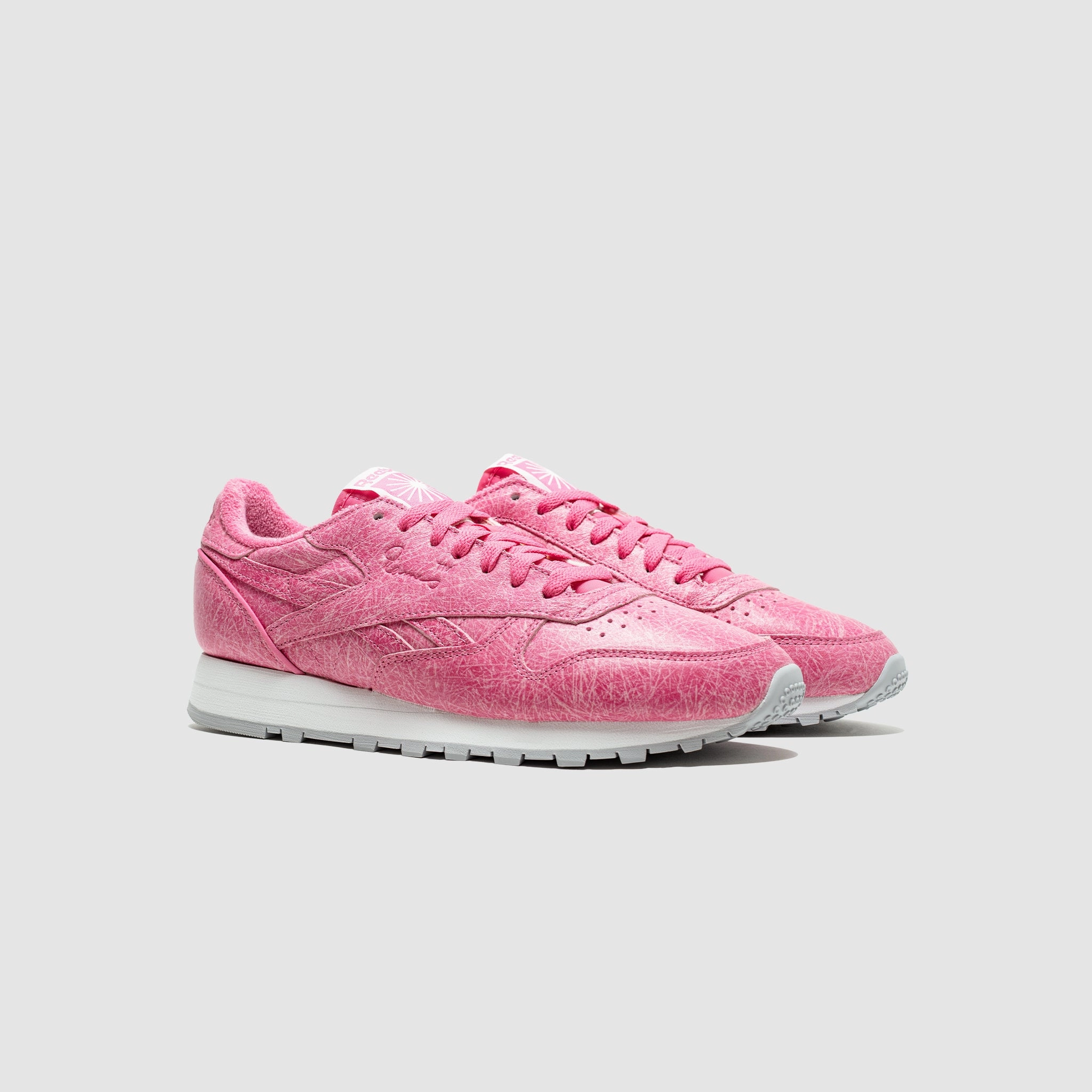 CLASSIC LEATHER X EAMES Durable Rubber adventure running shoe allure