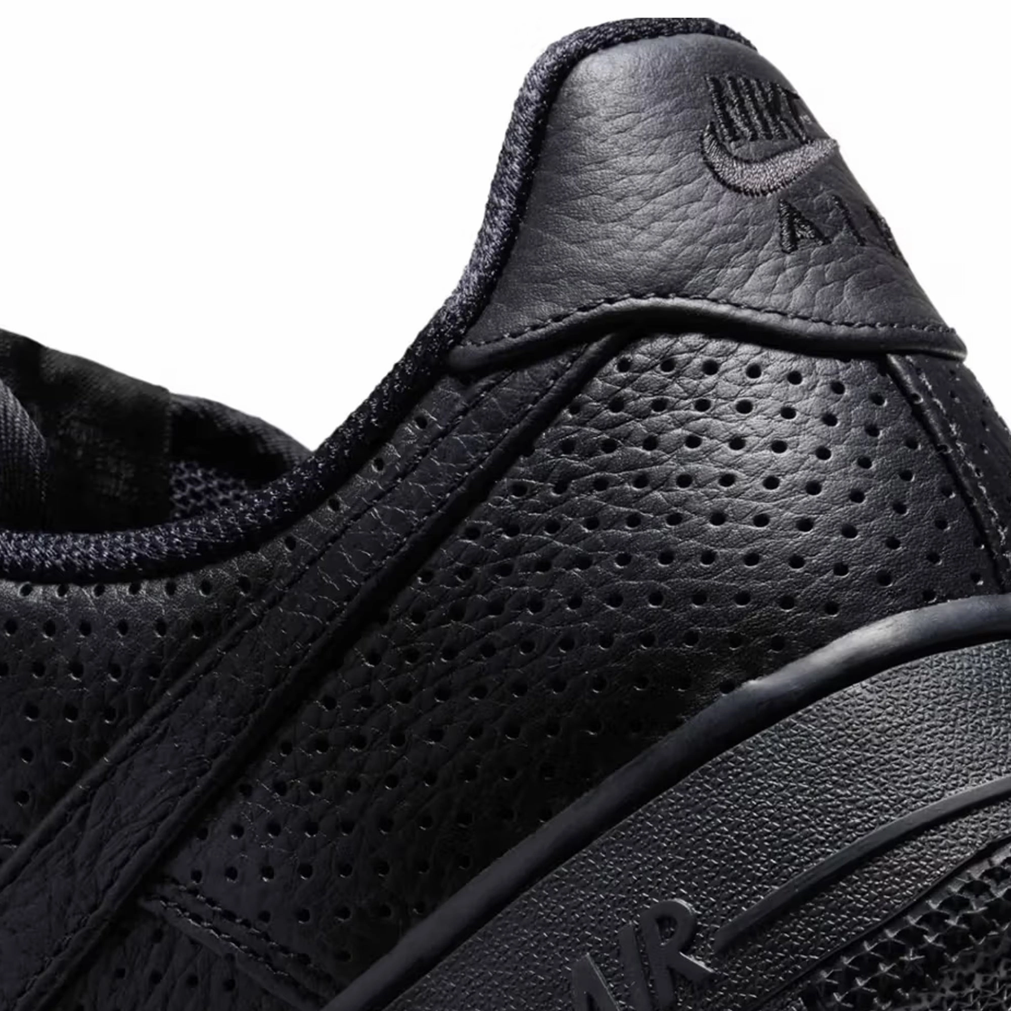 Adaptable to different running styles Nike Mens Air Force 1 SP Shoes