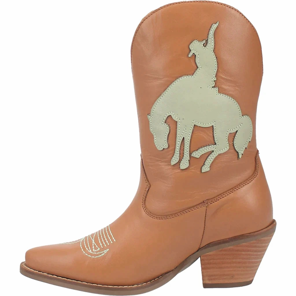 DINGO LET ER BUCK LEATHER BOOT STYLE DI945BG4 Seamless Comfort Morning Walk Low Profile Snowy Path