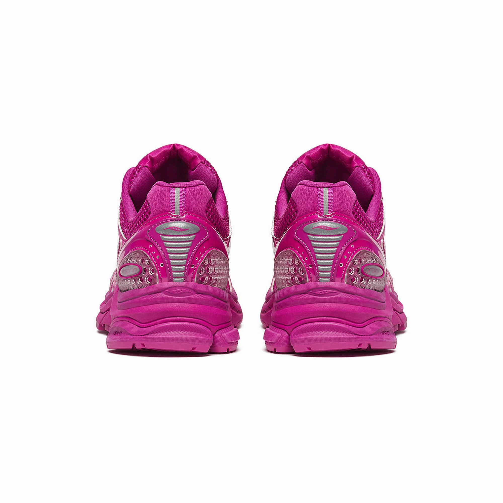 running with backpack shoes Saucony Womens Progrid Triumph 4 Shoes