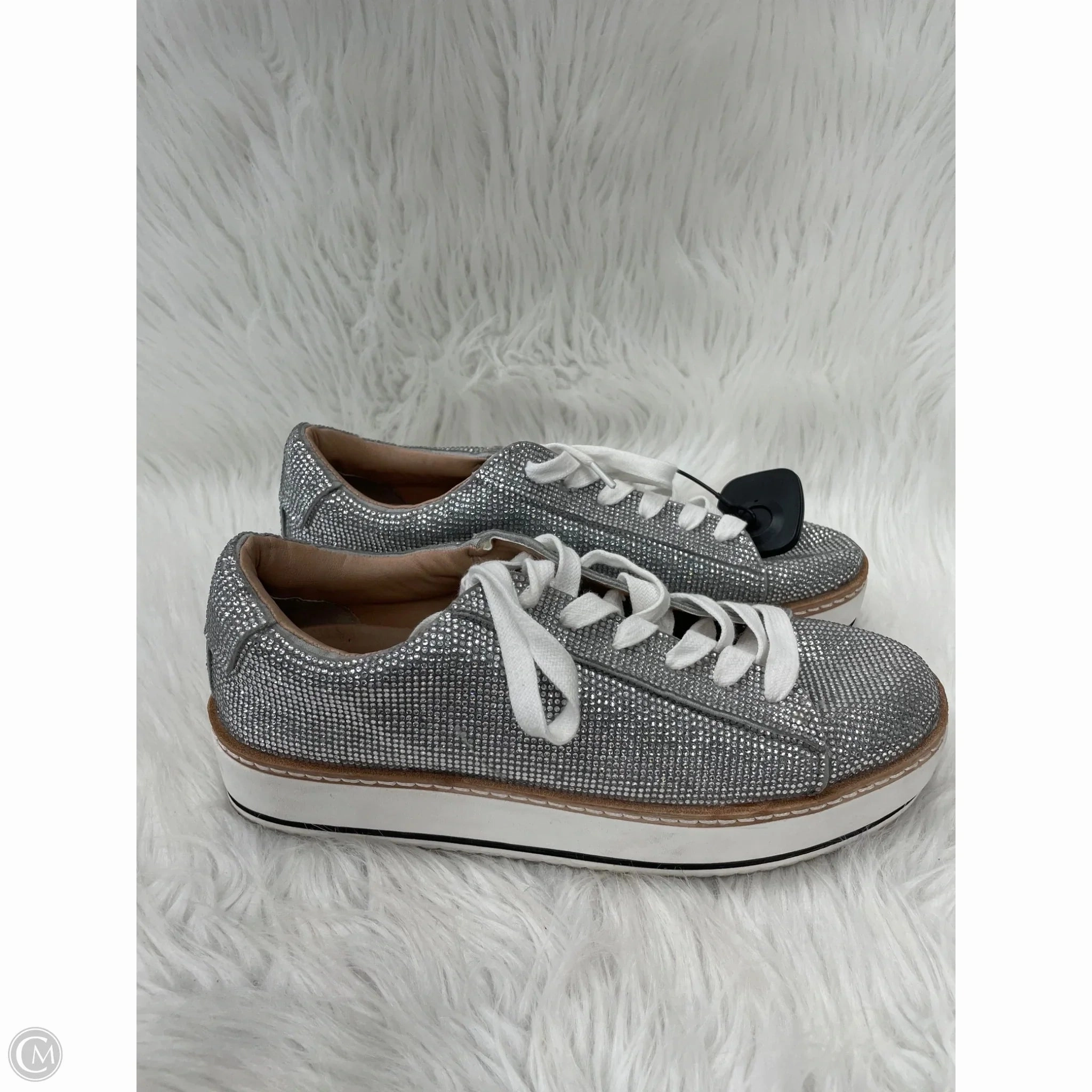 Dynamic piece Fitness routine Shoes Sneakers By Chelsea And Violet In Silver, Size: 9.5