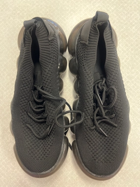 Urban Trend Shoes Sneakers By Clothes Mentor  Size: 7