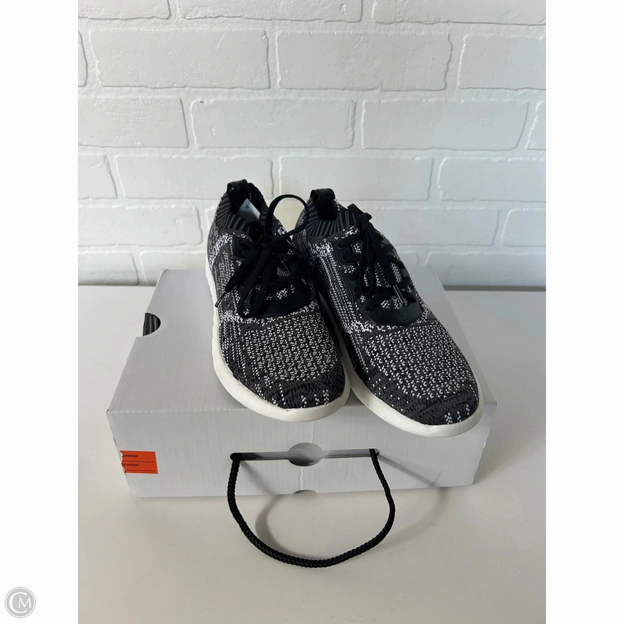 Reinforced sidewalls Hyper Responsive Cushion Shoes Sneakers By Aldo In Black & Grey, Size: 7.5