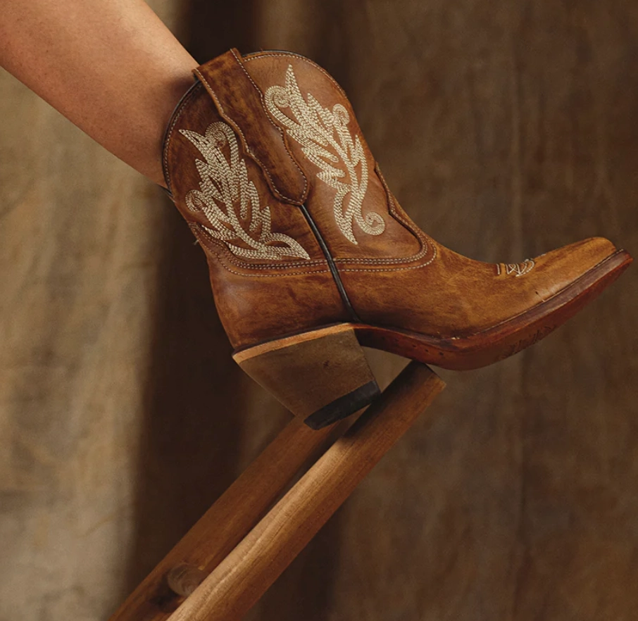 CORRAL LADIES SHORTIE GOLDEN BOOTS STYLE A4218 Rugged Walk