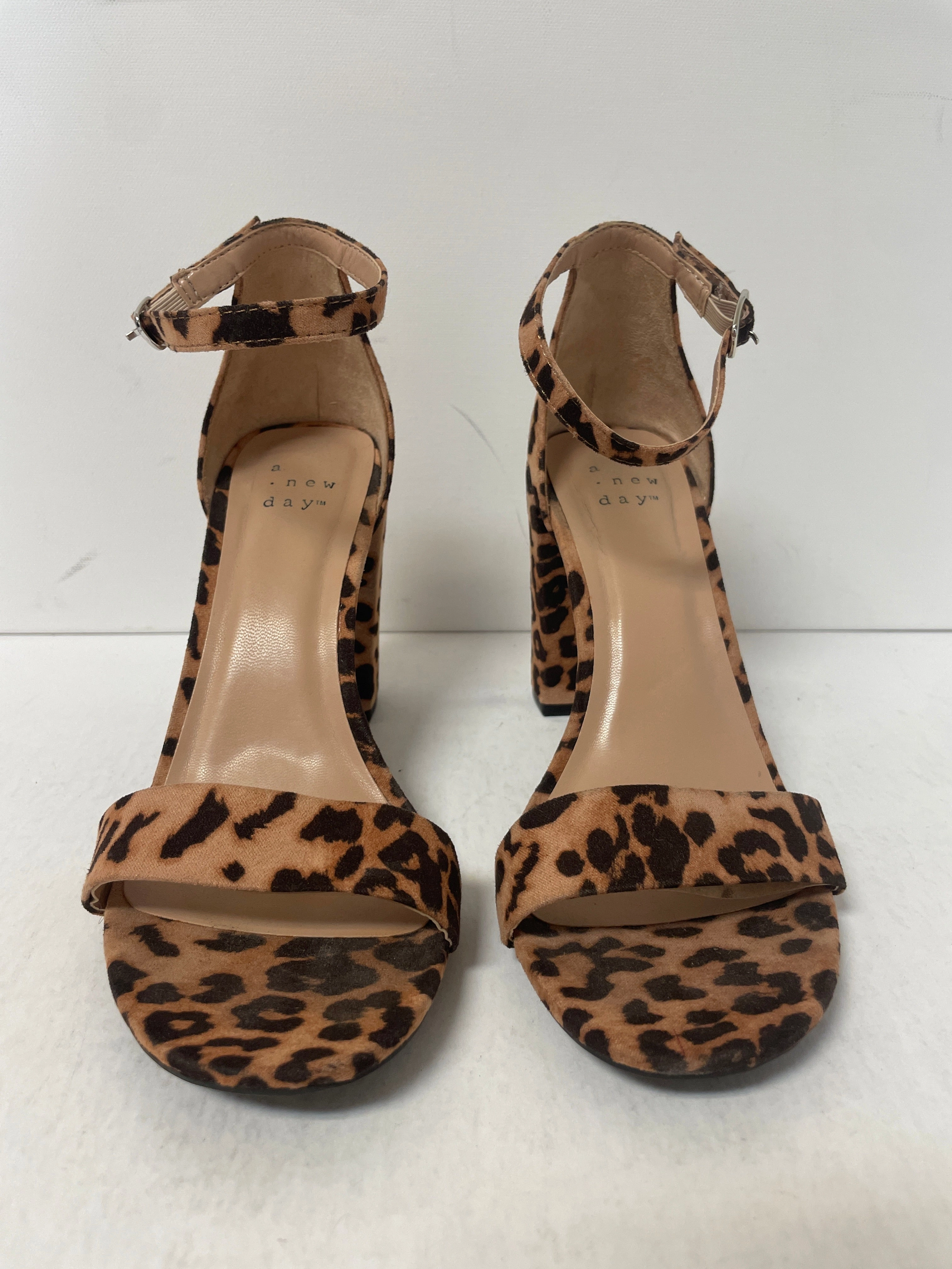 Shoes Heels Block By A New Day In Animal Print, Size: 6 Comfortable Arch Support