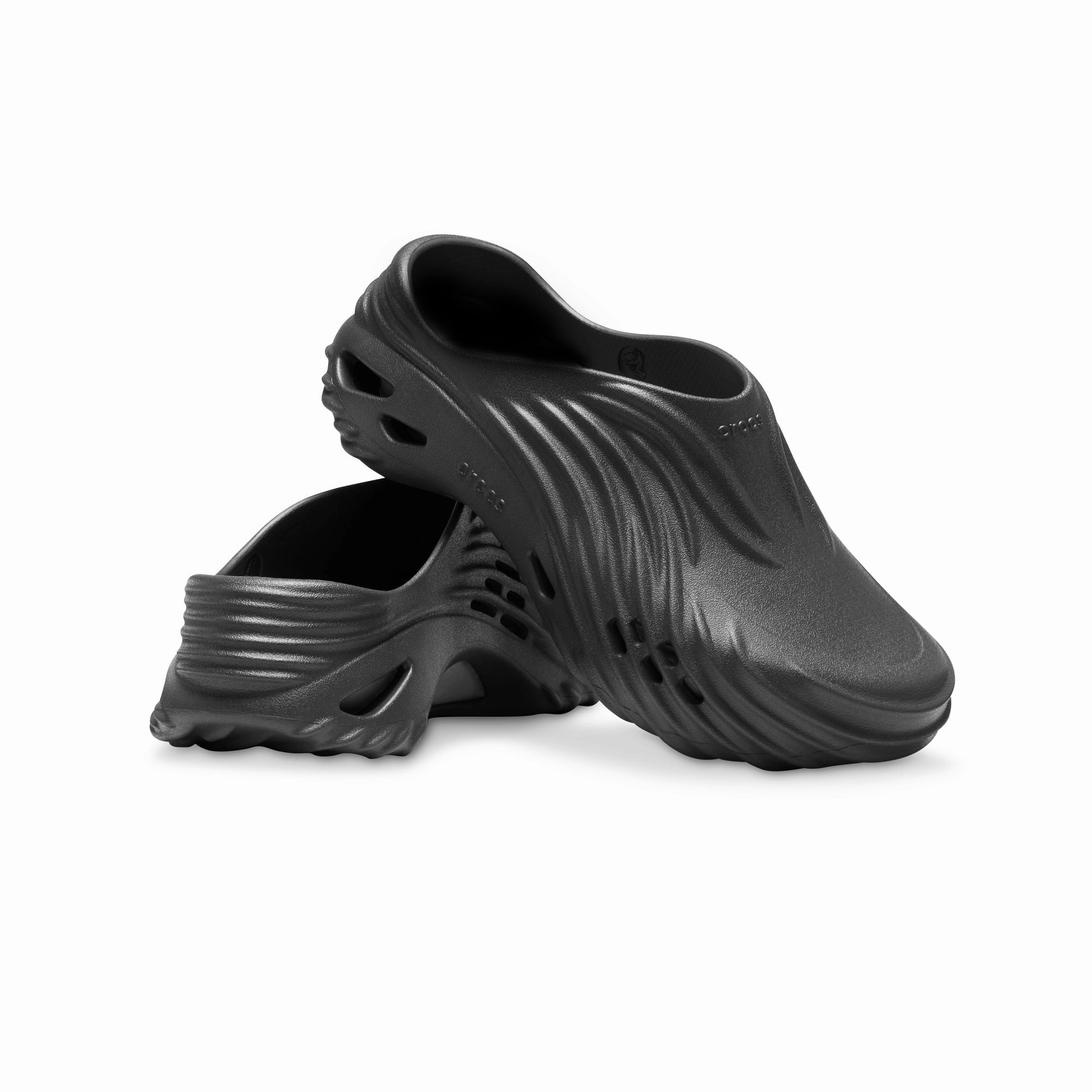 Crocs Mens Echo Wave Sandals Comfortable Flip-flops for Men