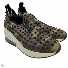 Toe Cap Shoes Sneakers By Gianni Bini In Camouflage Print, Size: 7