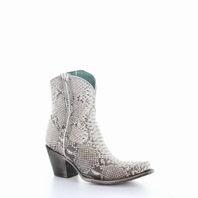 All Weather Snow Trekker Corral Ladies Snip Toe Style A3791