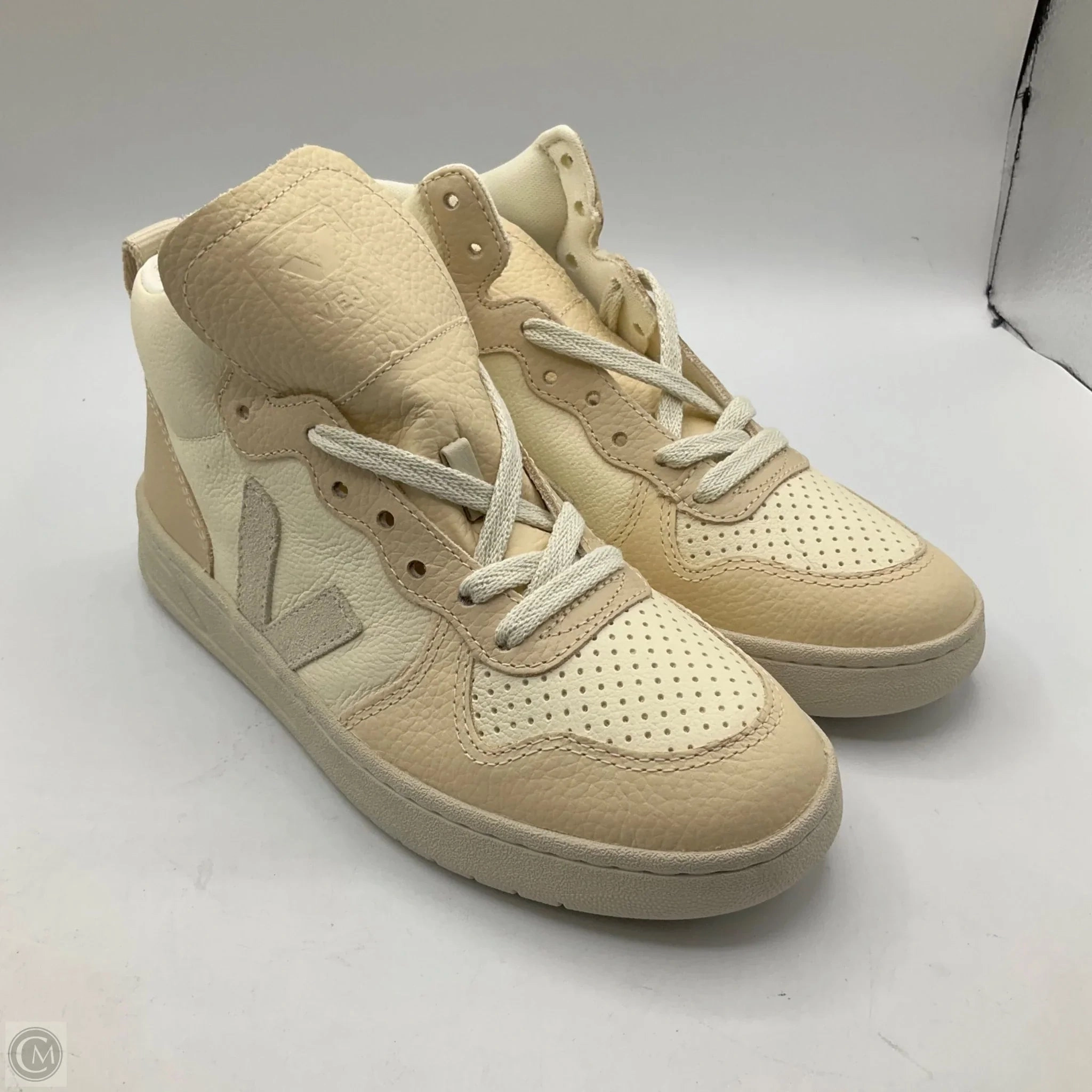 Energy Returning Sole Shoes Sneakers By Cma In Tan, Size: 6