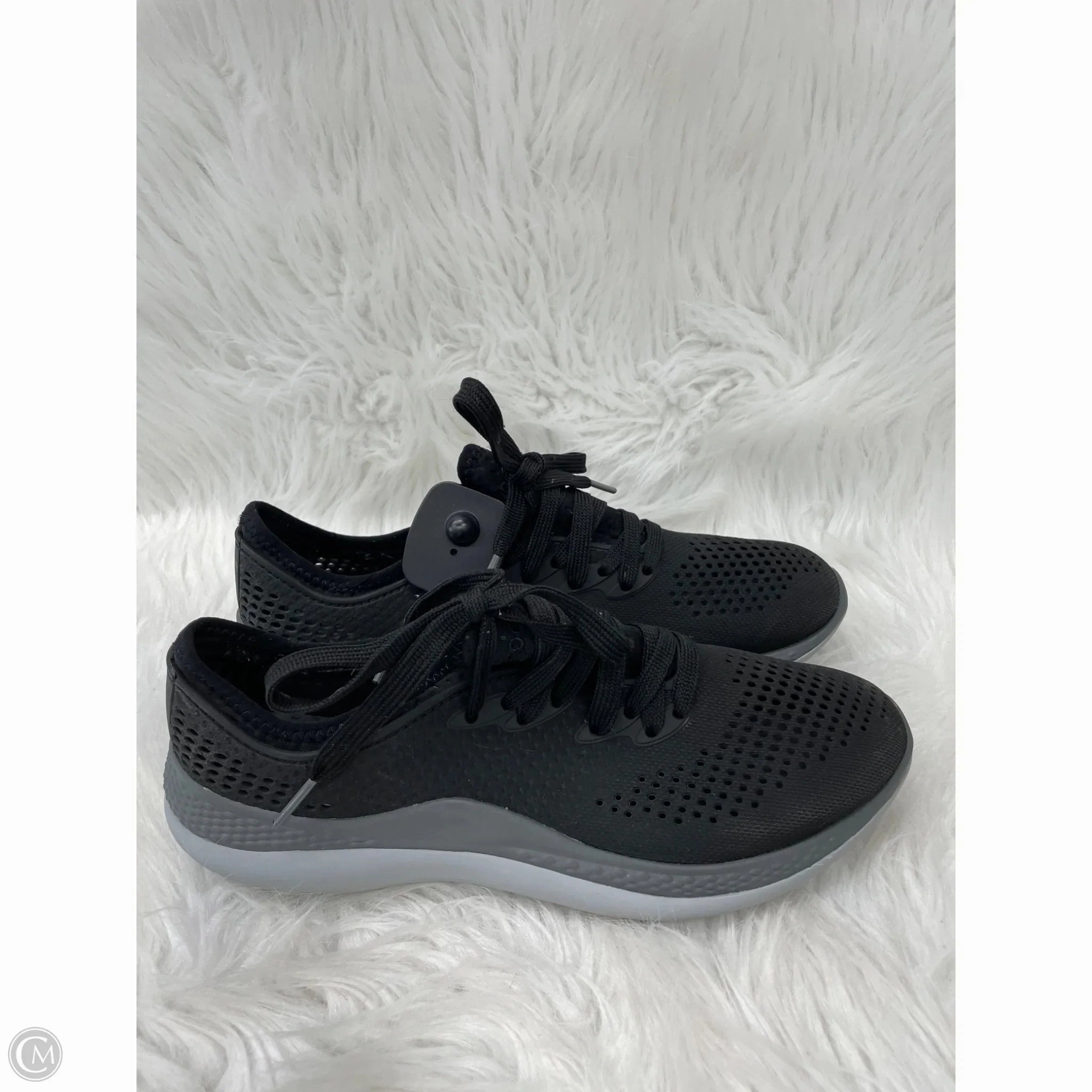 Shoes Sneakers By Crocs In Black & Grey, Size: 8 indoor activity Low Effort