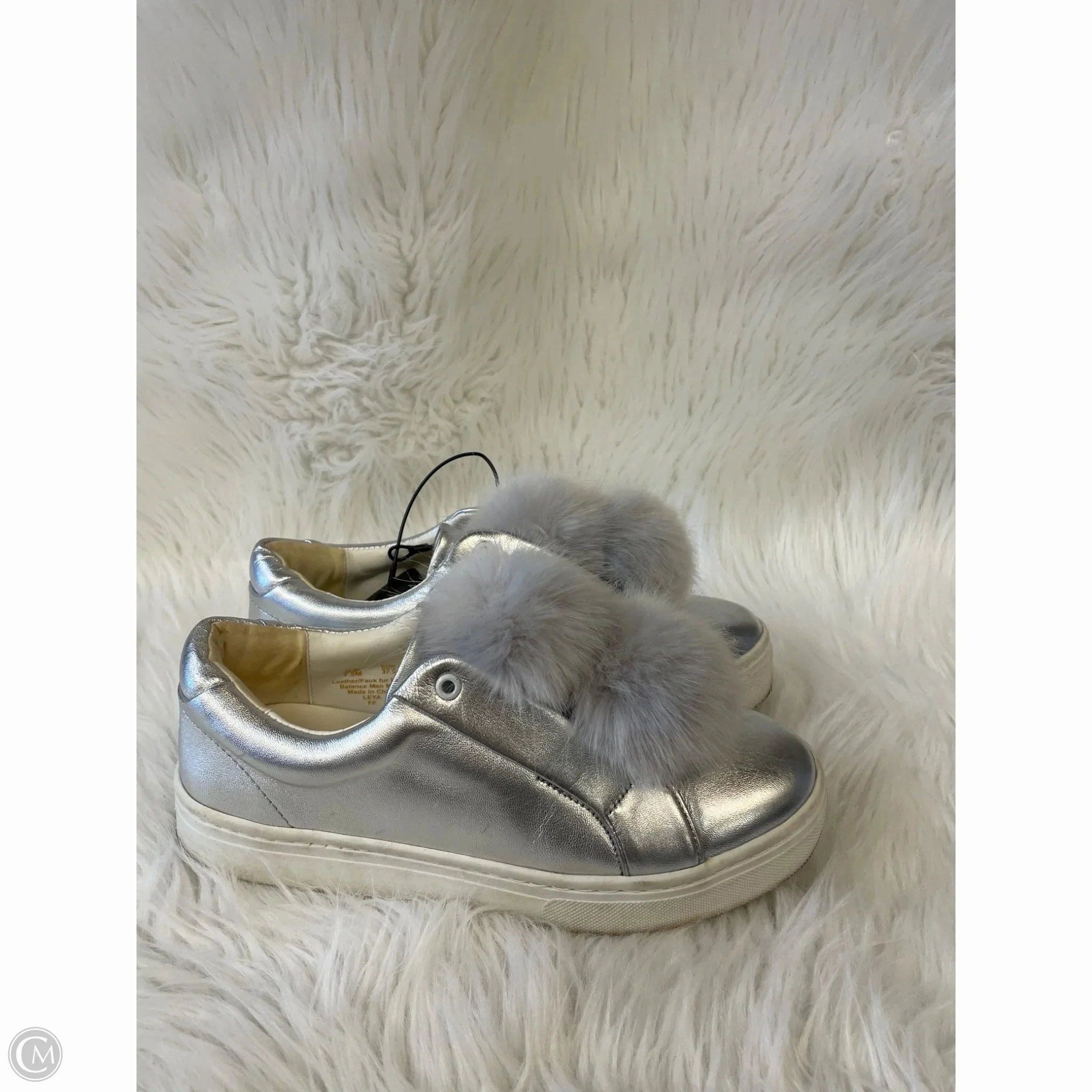 Toe box space Shoes Sneakers By Sam Edelman In Silver, Size: 7.5