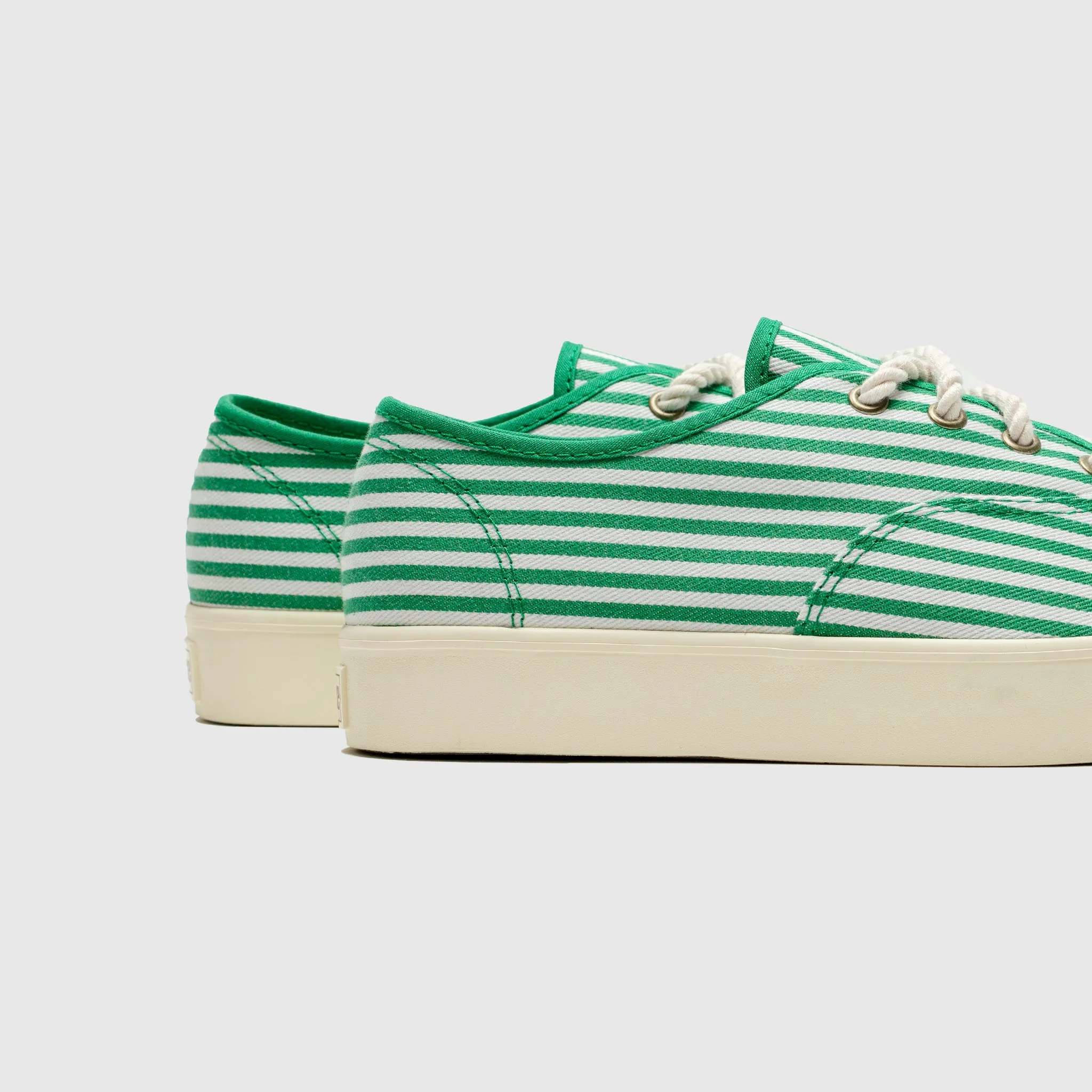 running in a ski resort area shoes Classic Shoes NAUT-1 OX X GOLF LE FLEUR