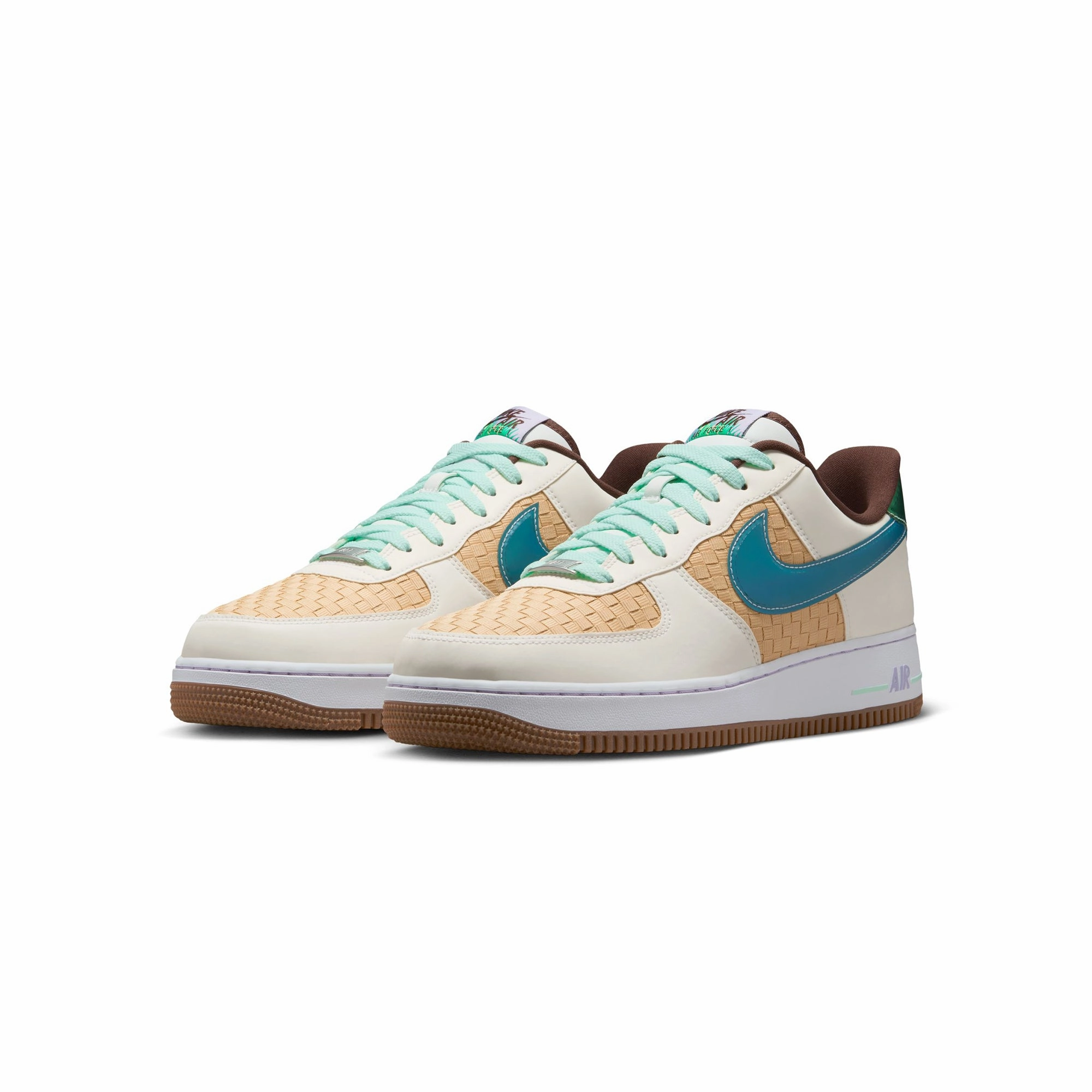 Slim Profile running in a nature reserve shoes Nike Mens Air Force 1 Retro QS Shoes