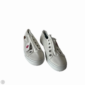Comfortable Wear Minimalist Styling Shoes Sneakers By Blowfish In White, Size: 9