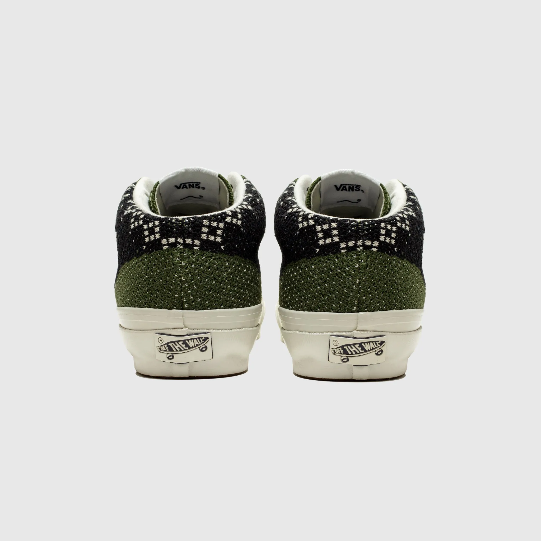 HALF CAB 33 EK LX running with compression socks Shock   Absorbing Technology