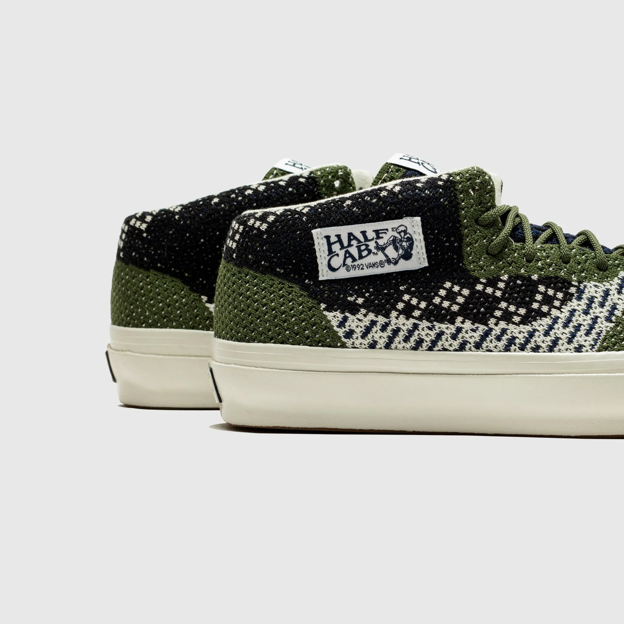 running in a geyser area shoes HALF CAB 33 EK LX