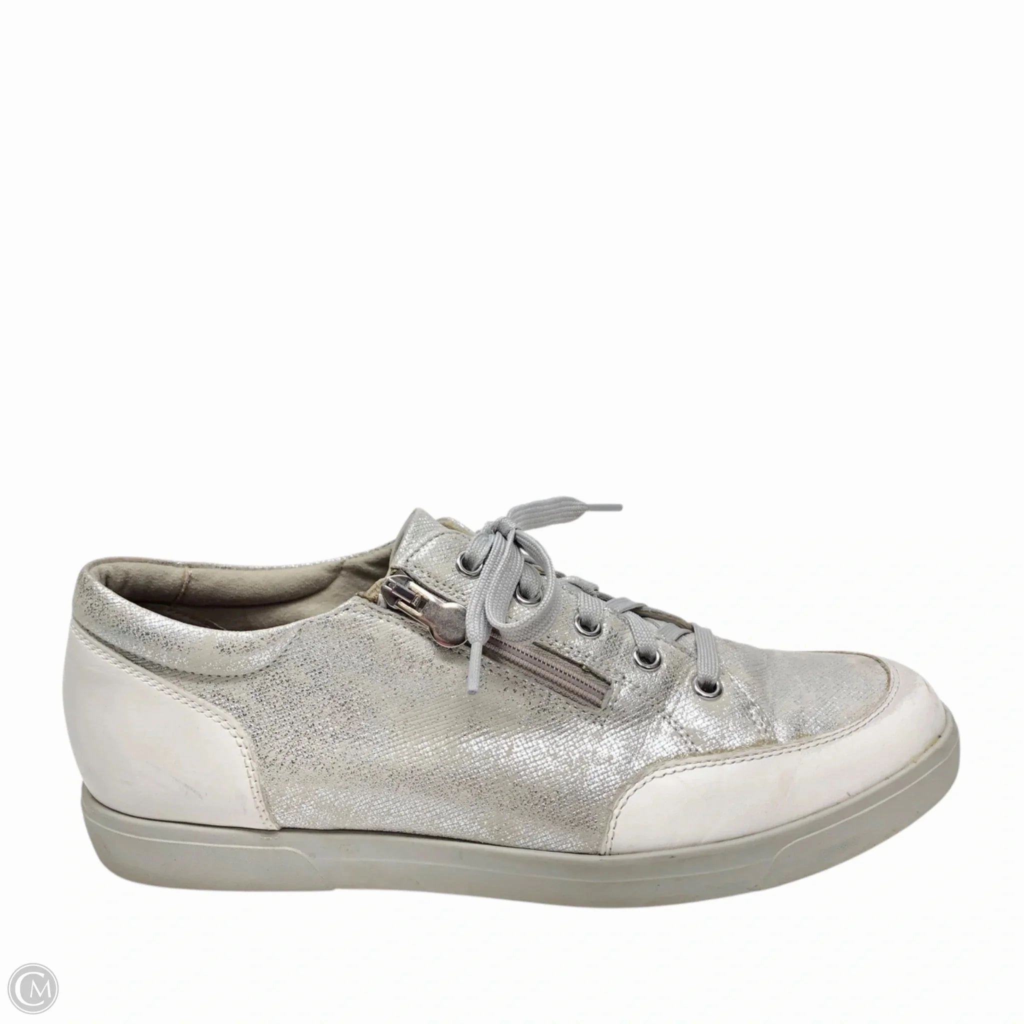 Athleisure Fit Shoes Sneakers By Munro In Silver, Size: 11