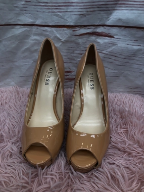 Lightweight Design Shoes Heels Stiletto By Guess  Size: 9