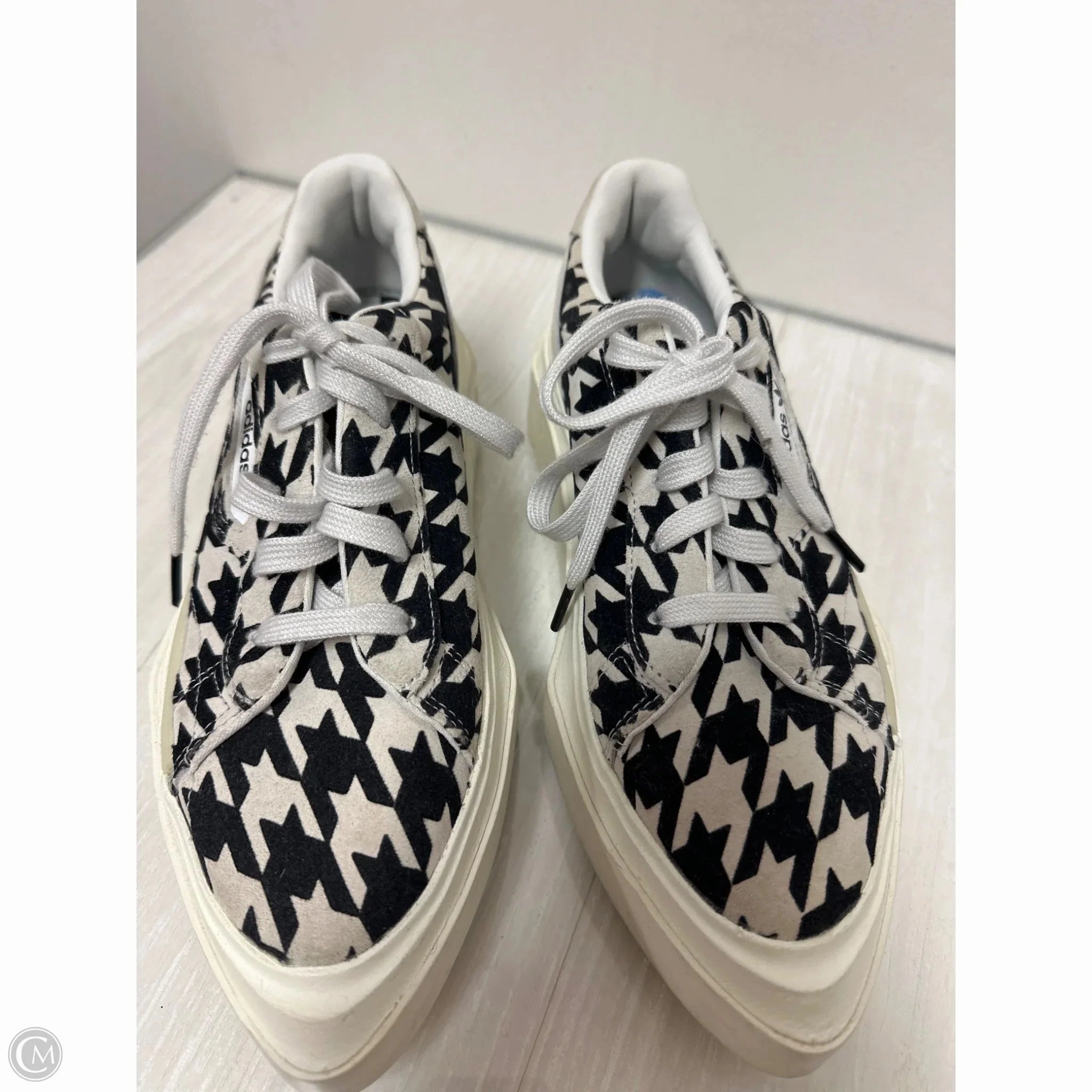 Lifestyle Athlete Shoes Sneakers By Adidas In Black & White, Size: 6.5