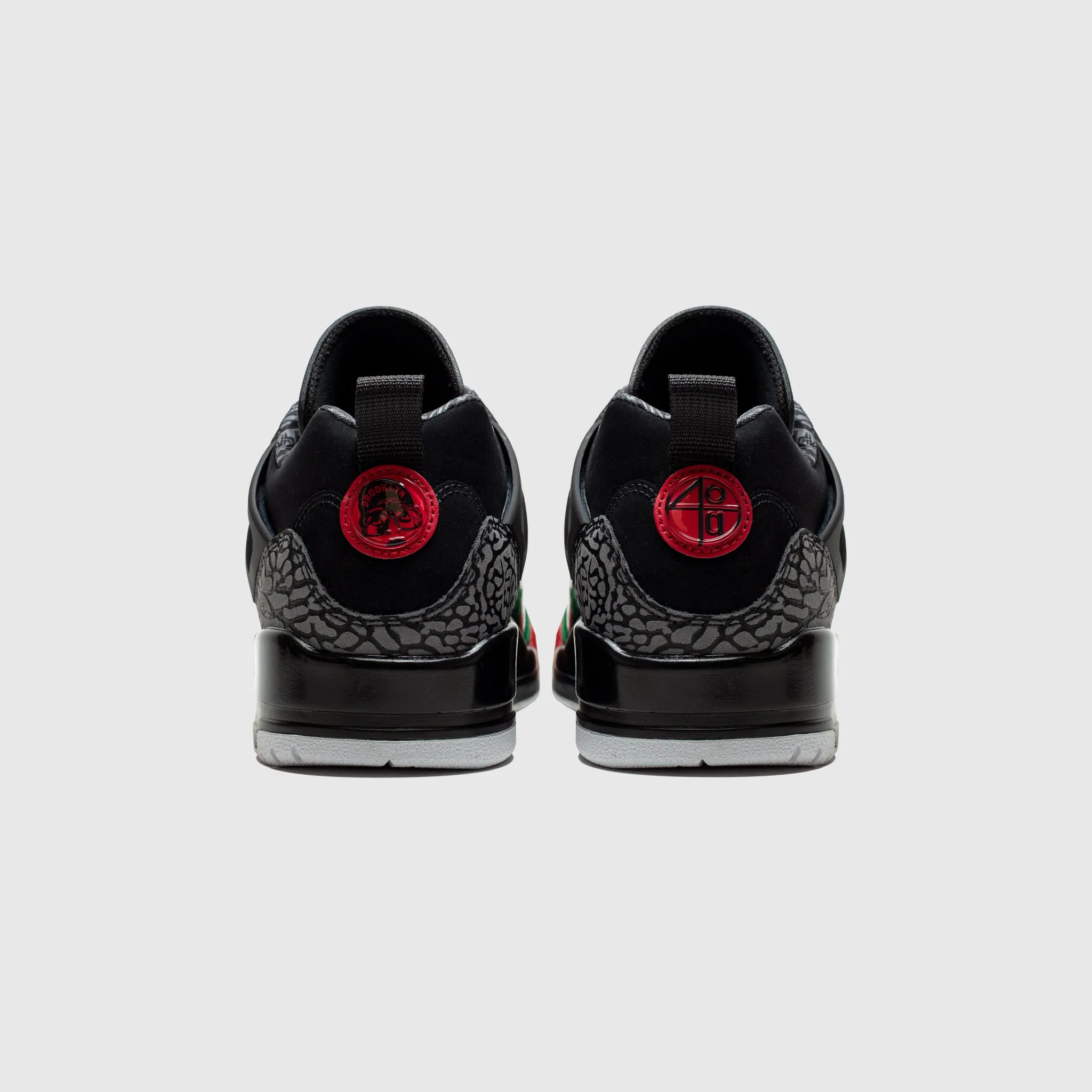 JORDAN SPIZIKE LOW "OG" adjustable shoe fit running in a racecourse