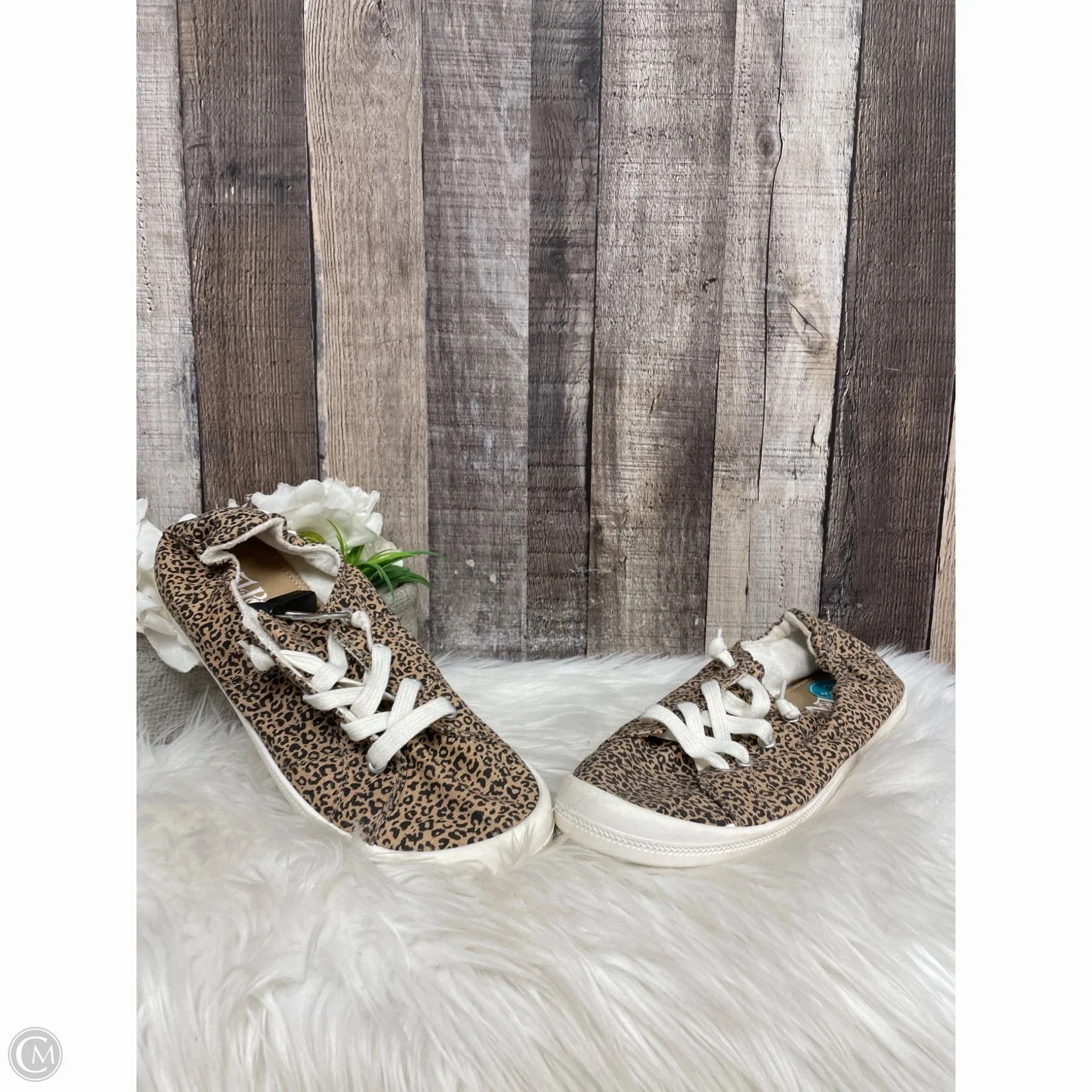 Shoes Sneakers By Mad Love In Animal Print, Size: 11 Ultra-soft traction Airy Upper