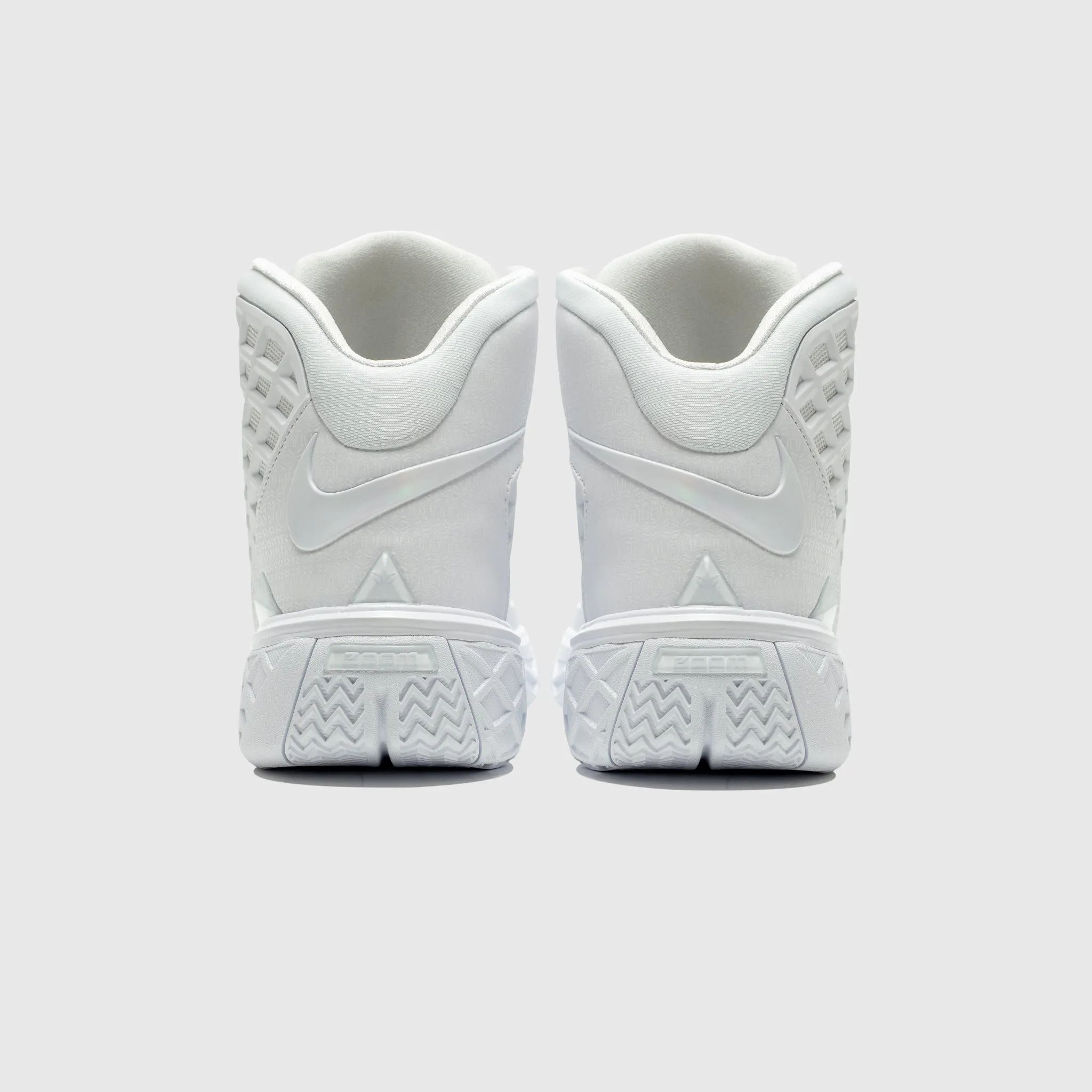 Dark color KOBE III PROTRO "HALO"