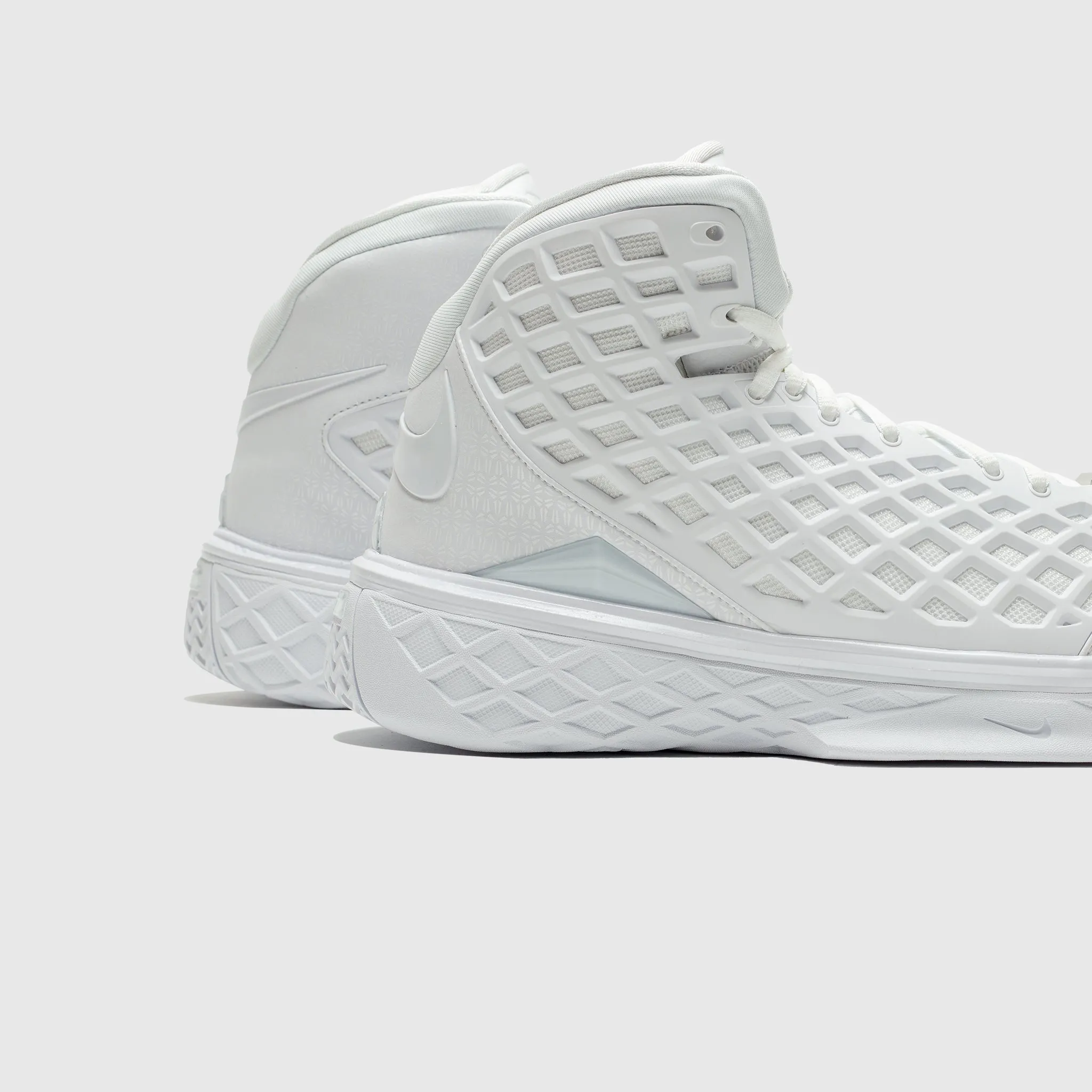 KOBE III PROTRO "HALO" expert running shoes