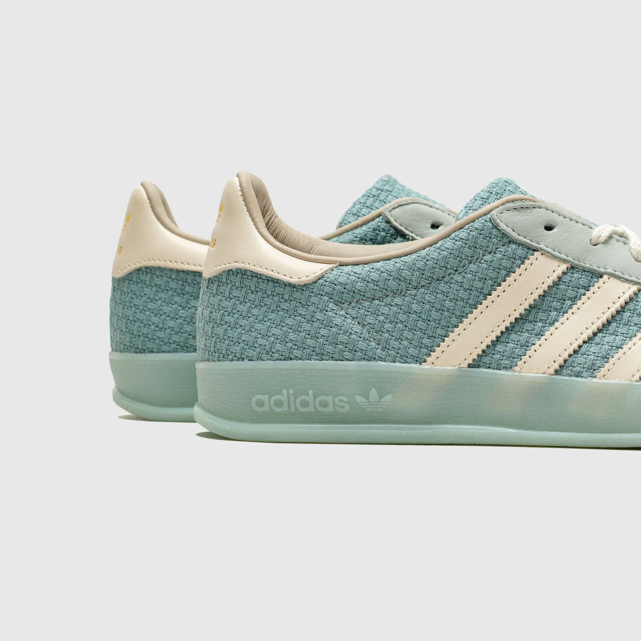 Fast Running GAZELLE INDOOR