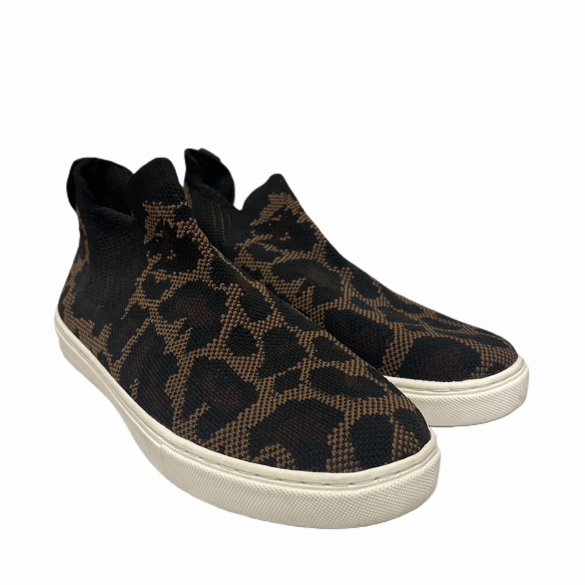 Indoor Wear Shoes Sneakers By Kelly And Katie In Animal Print, Size: 7