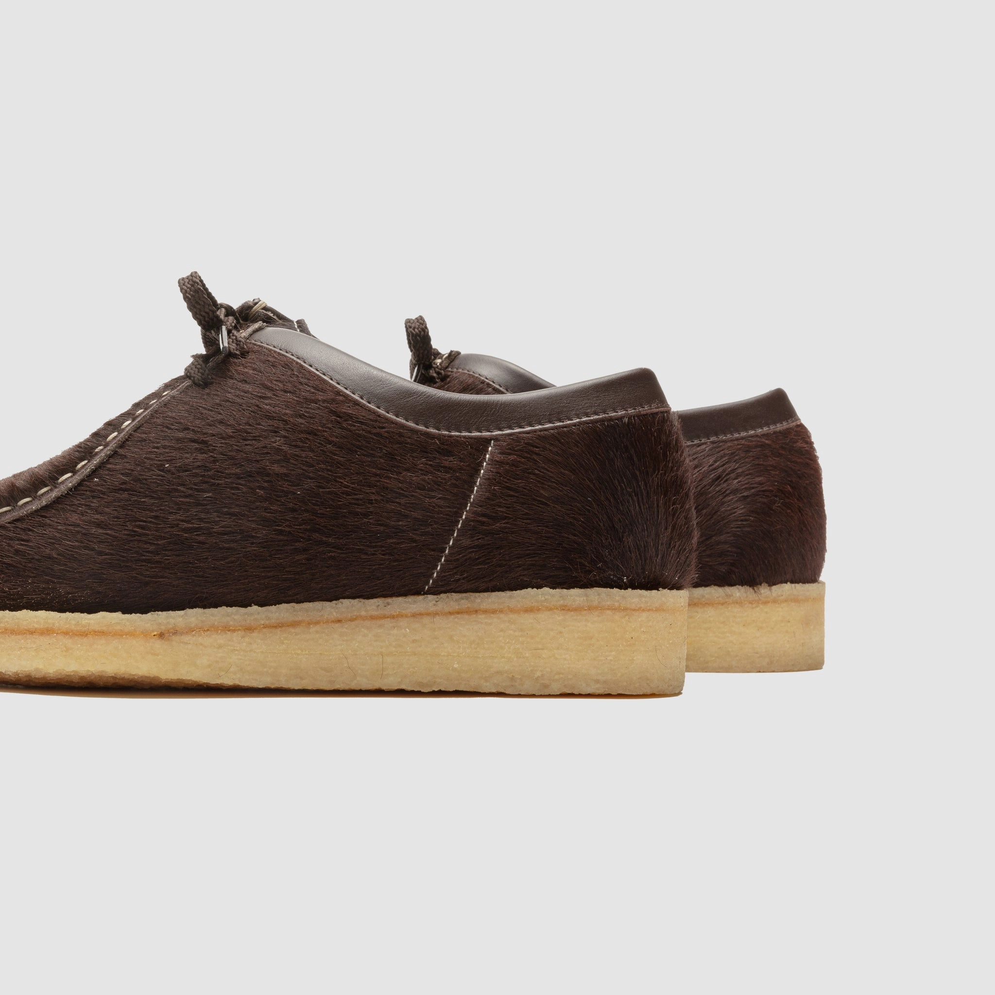 Remarkable flexibility high - arched P204M "BEESWAX PONY" X PACKER