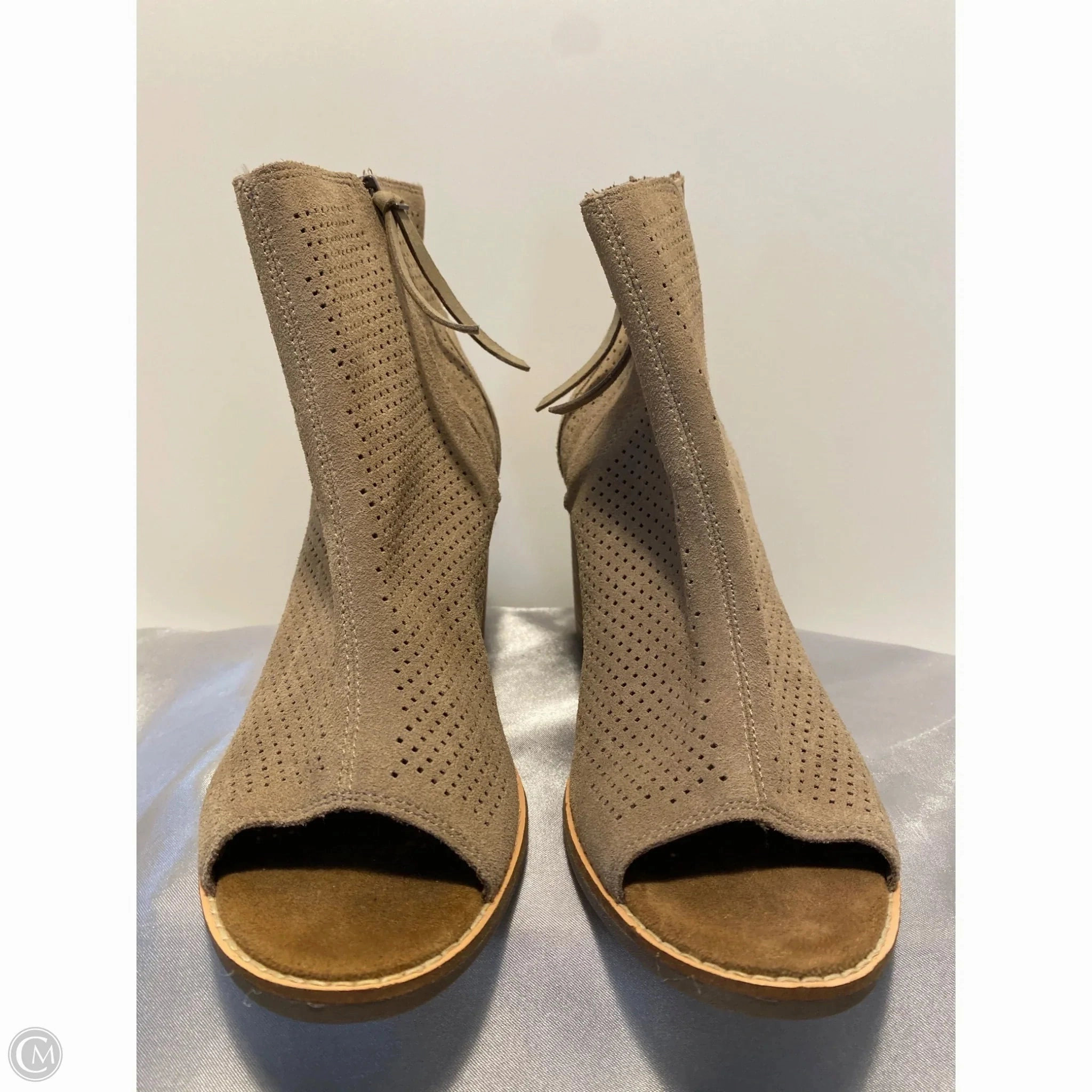 Chic Heeled Booties Shoes Heels Block By Toms In Beige, Size: 9