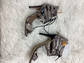 Durable Sole Memory foam insole Shoes Heels Stiletto By Report In Animal Print, Size:8